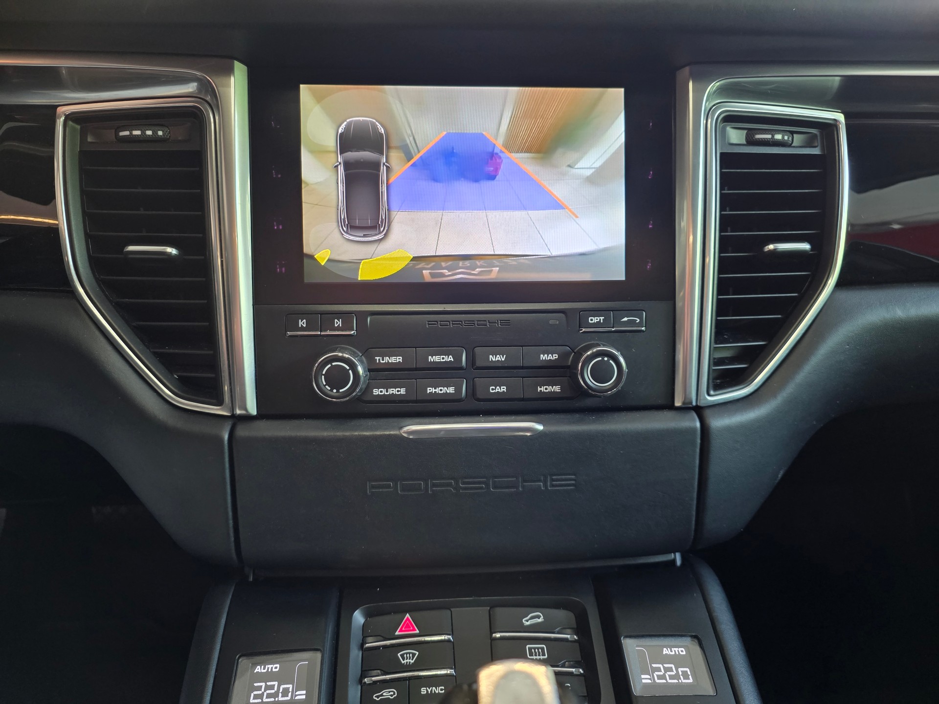 PORSCHE Macan 3.0 V6 GTS ''Frisch ab grossem Service''-image-8