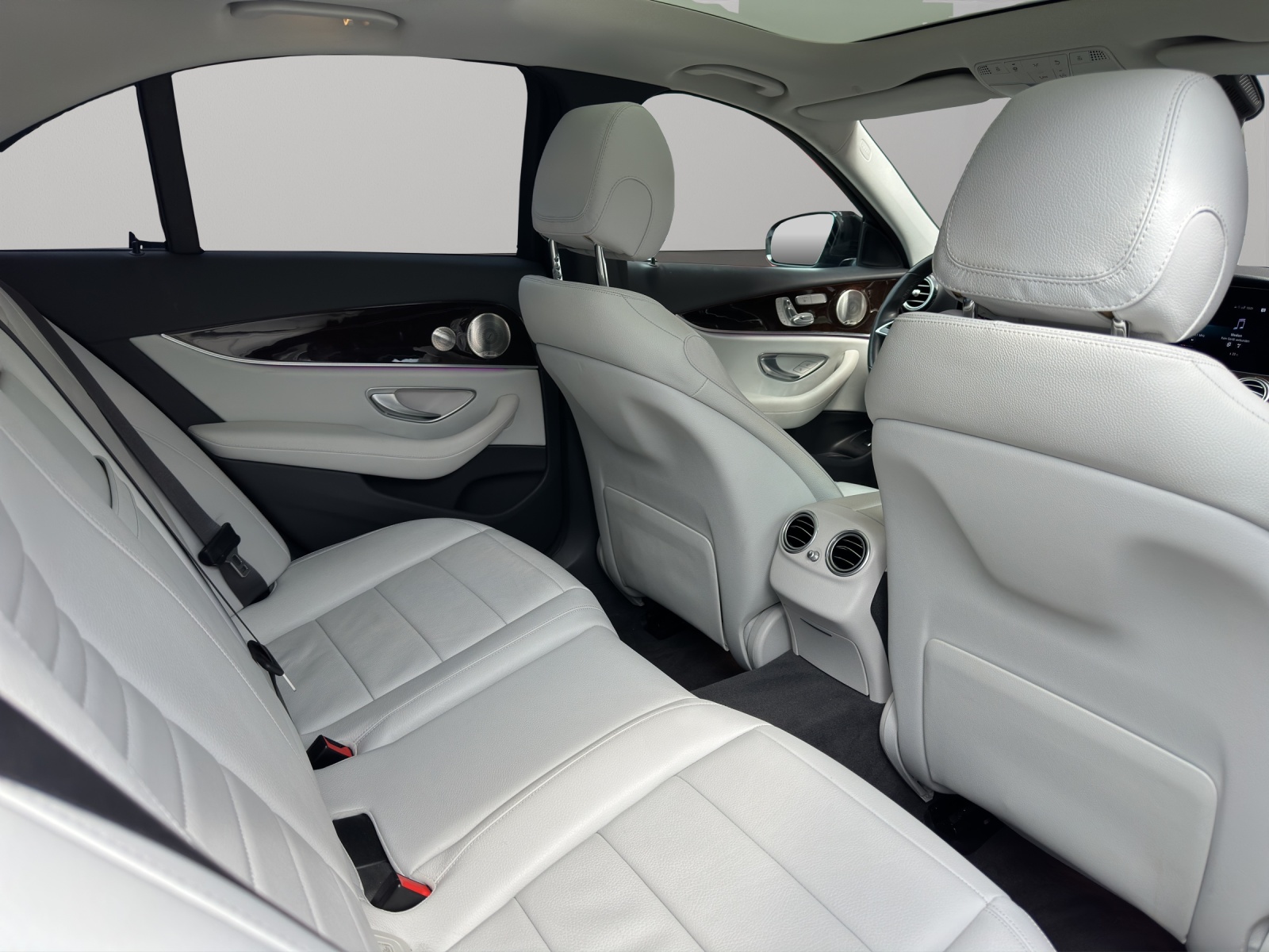 MERCEDES-BENZ E 450 AMG Line 4Matic 9G-Tronic *FACELIFT*-image-14