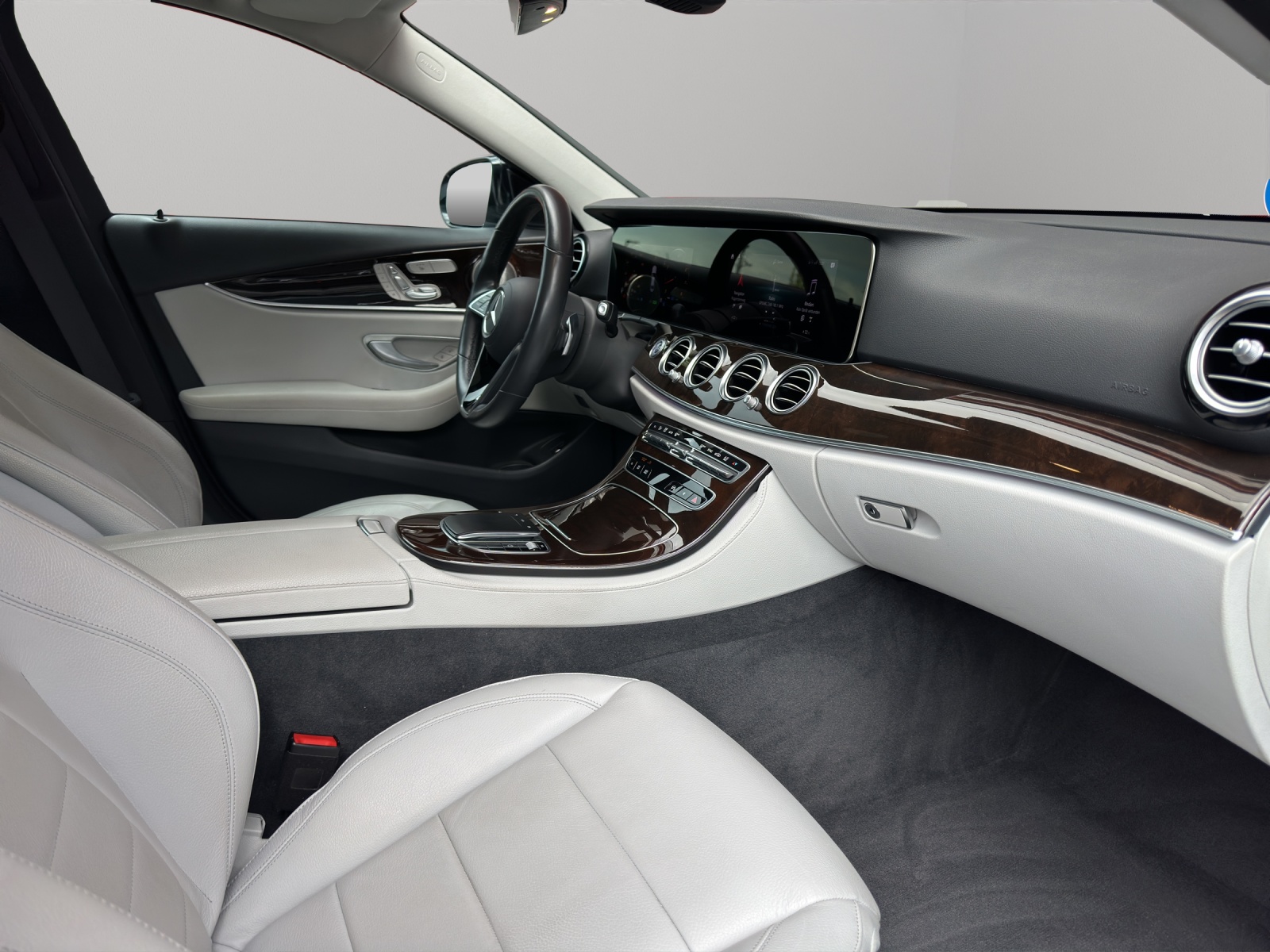 MERCEDES-BENZ E 450 AMG Line 4Matic 9G-Tronic *FACELIFT*-image-12