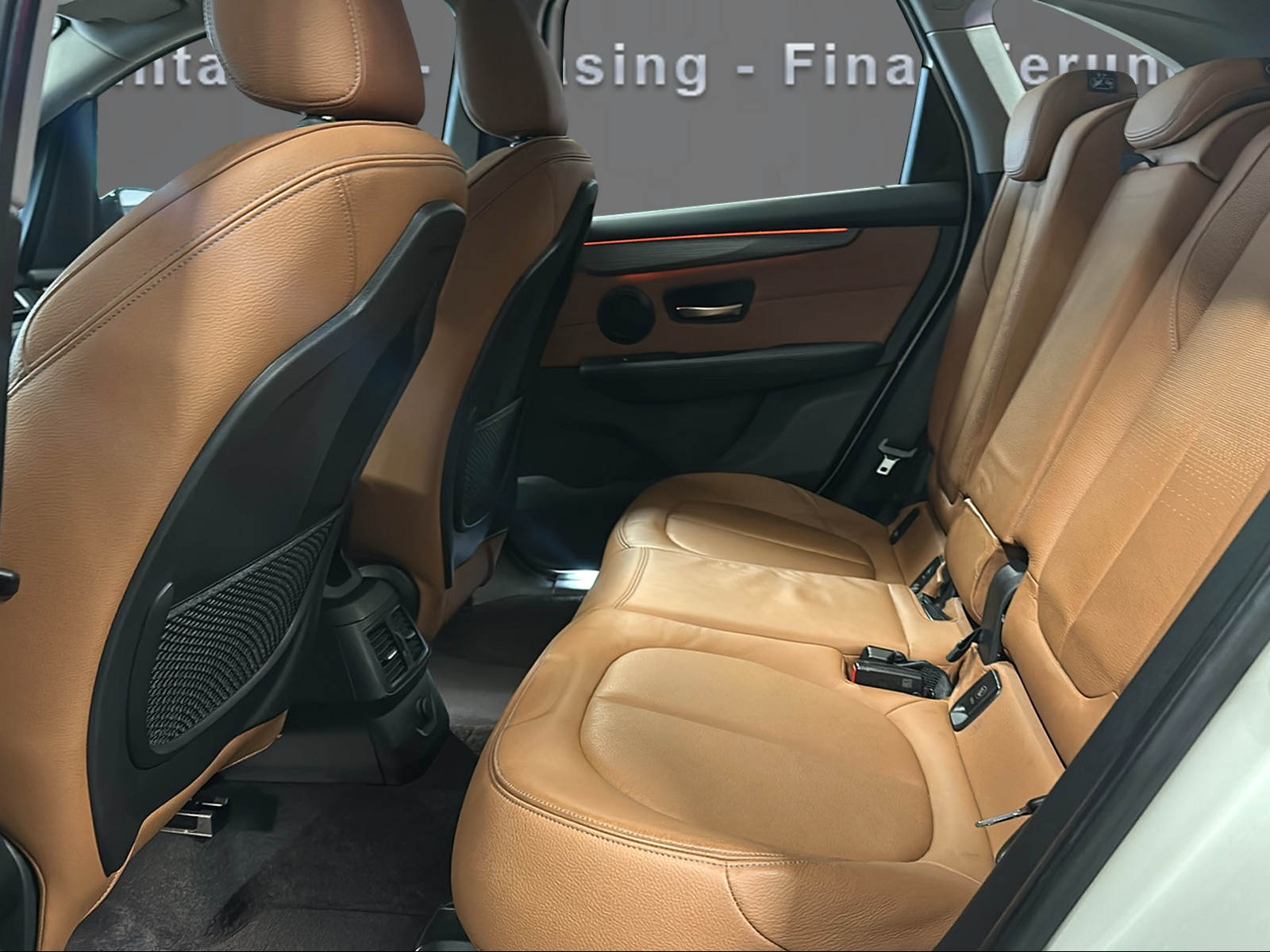 BMW 220i Active Tourer Luxury Line Steptronic-image-11