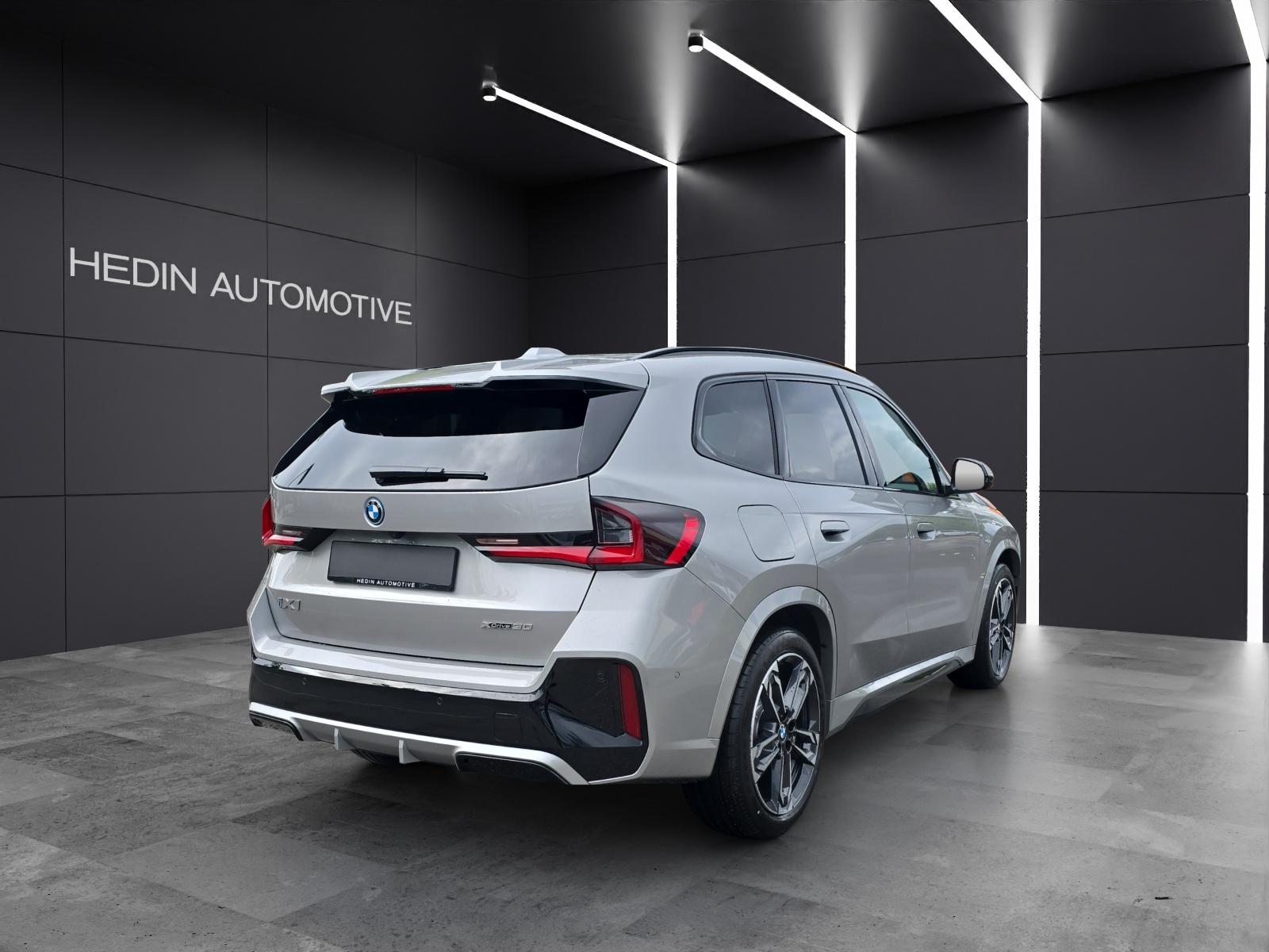 BMW iX1 30 xDrive-image-19