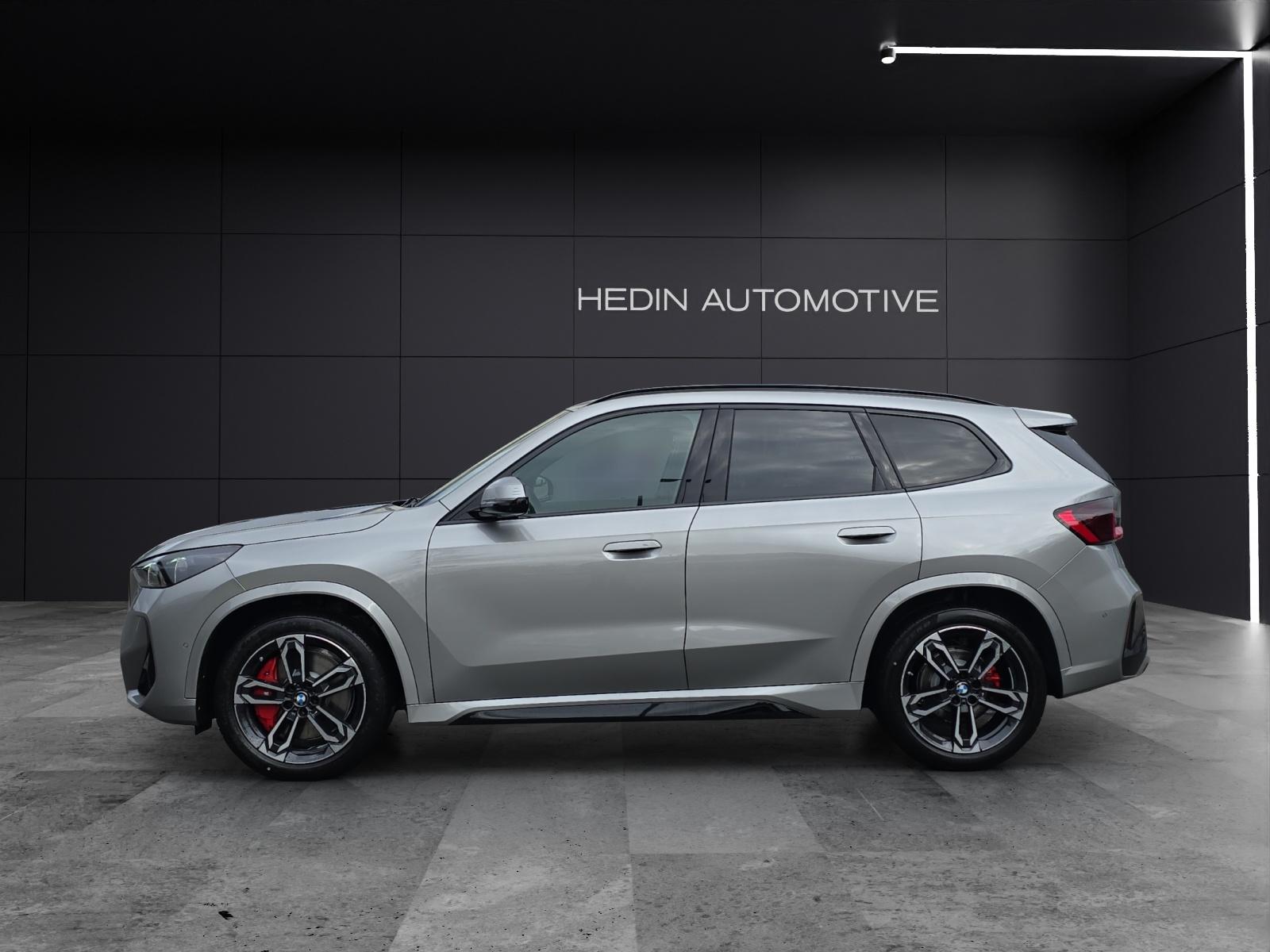 BMW iX1 30 xDrive-image-2