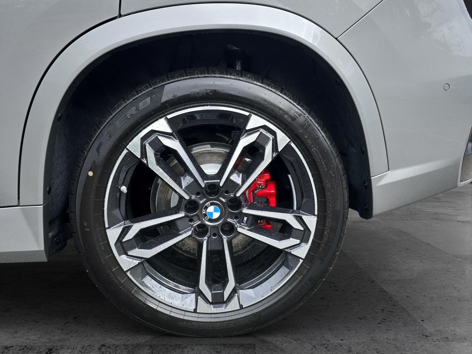 BMW iX1 30 xDrive-image-18