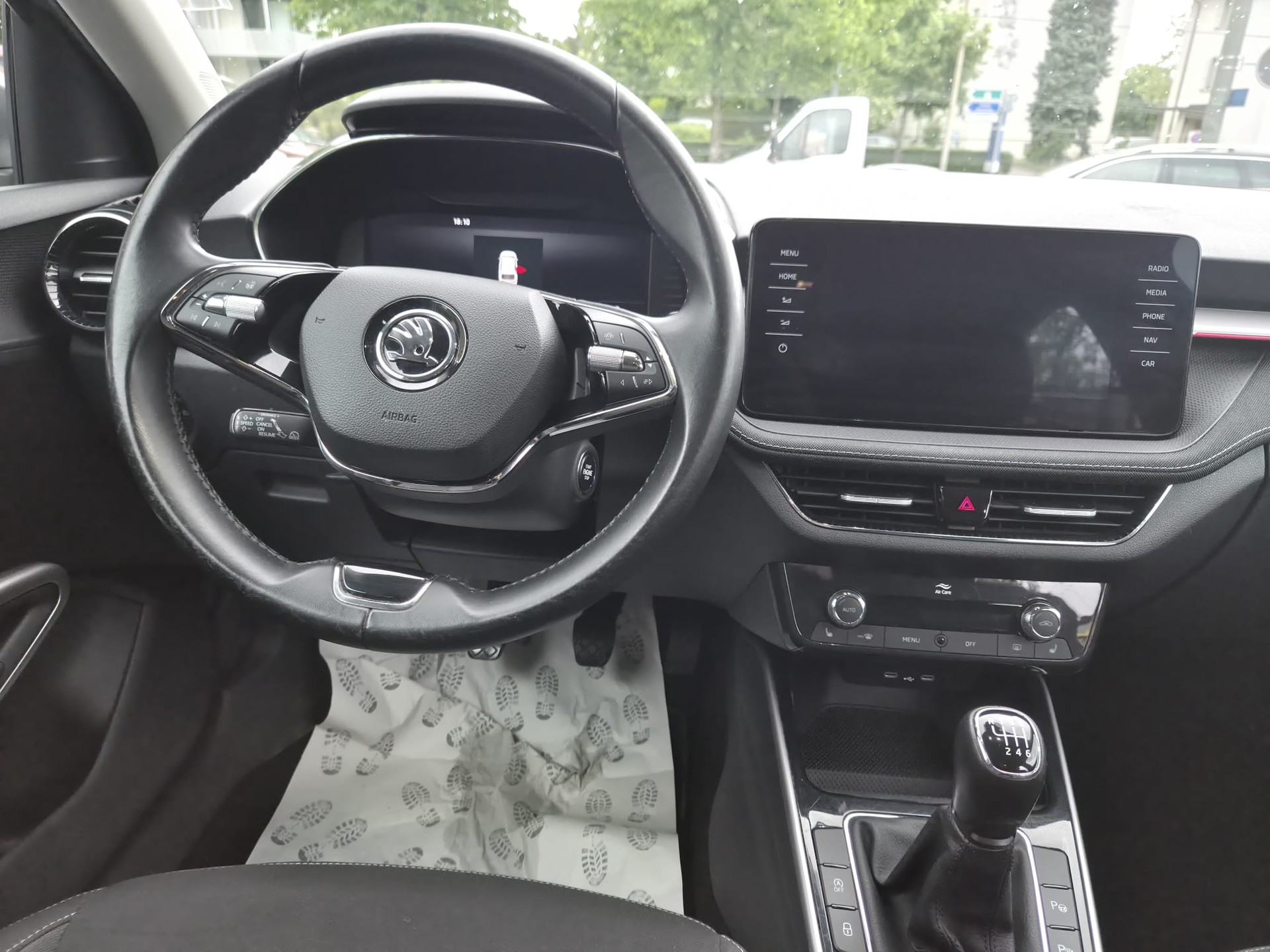 SKODA Fabia 1.0 TSI Style-image-9