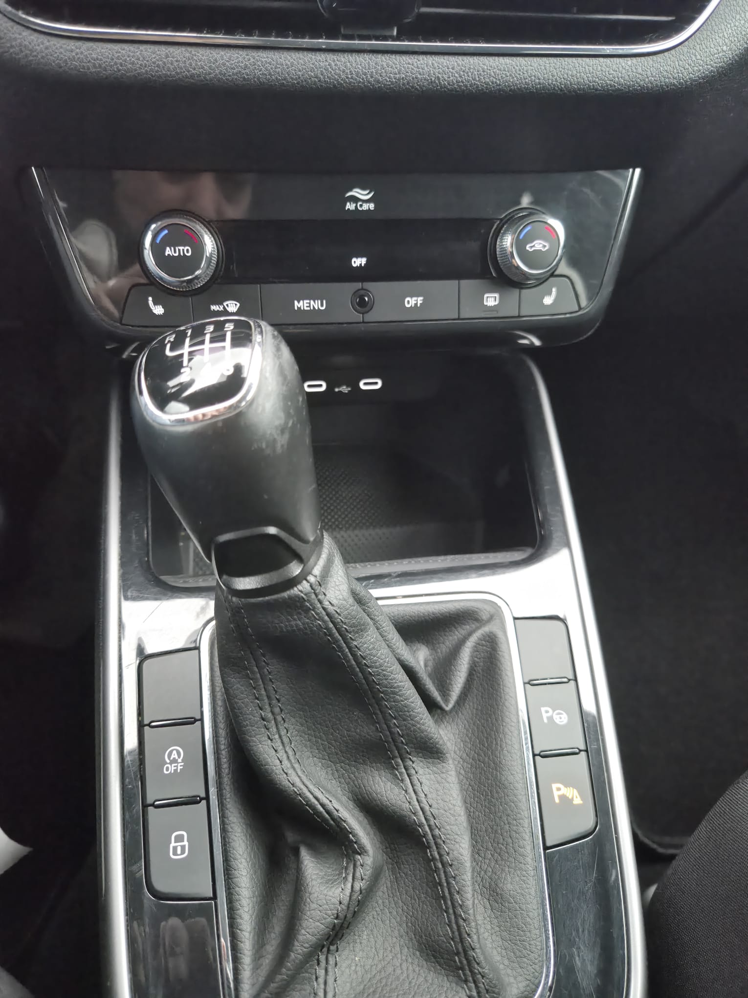 SKODA Fabia 1.0 TSI Style-image-11