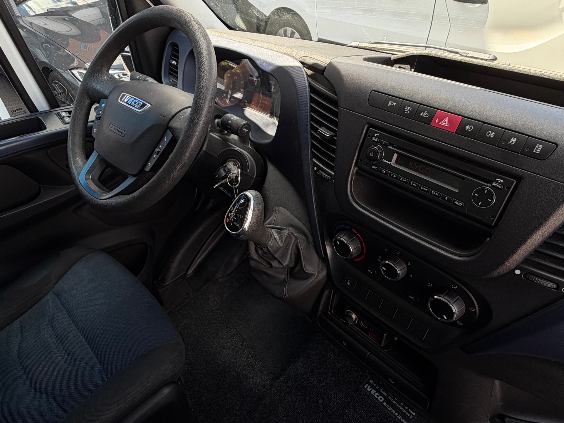 IVECO 33 S 14 A8 Kofferbau * CH-Fahrzeug*-image-4