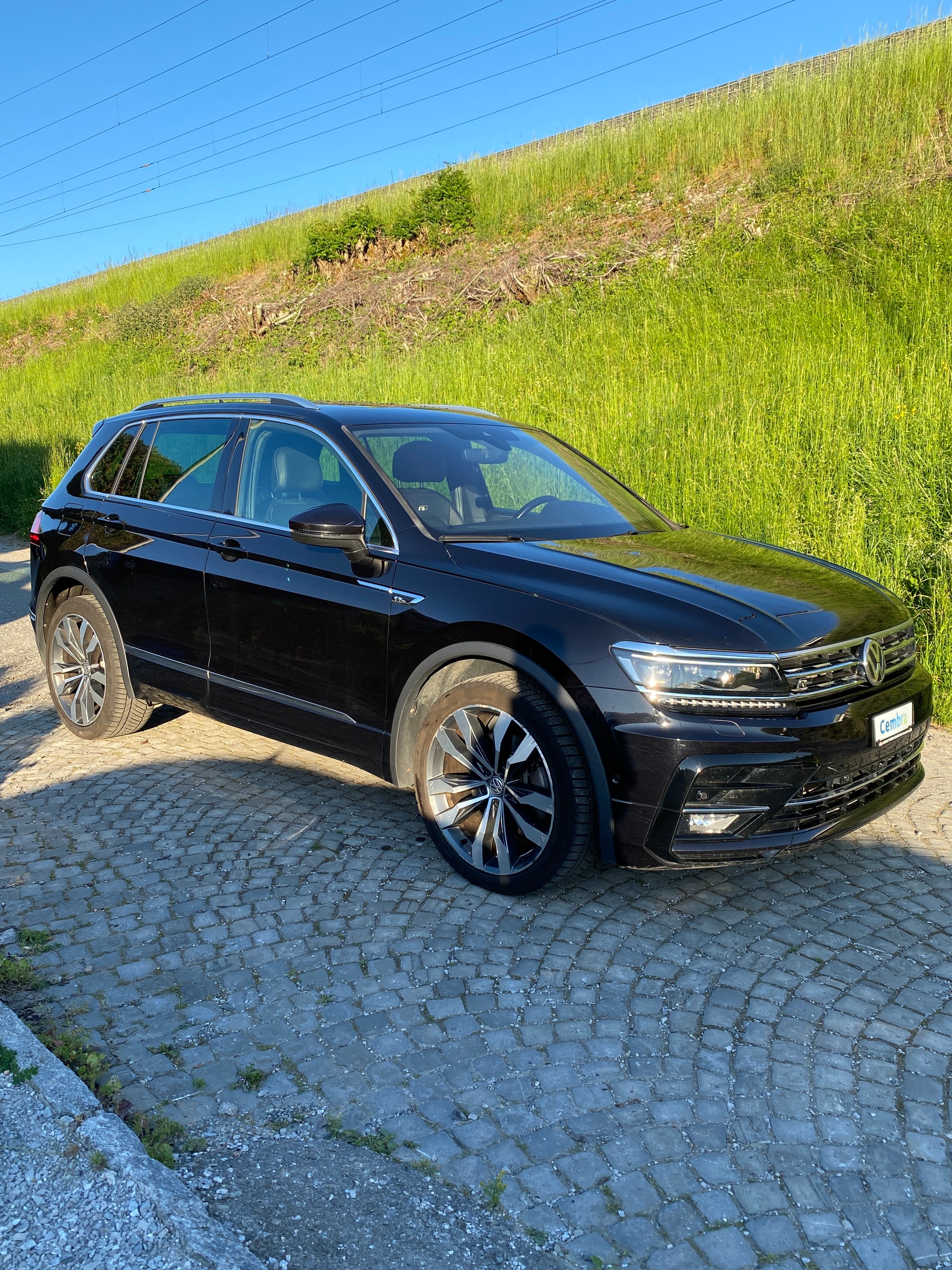 VW Tiguan 2.0TSI RLine 4Motion DSG-showroom-element-3