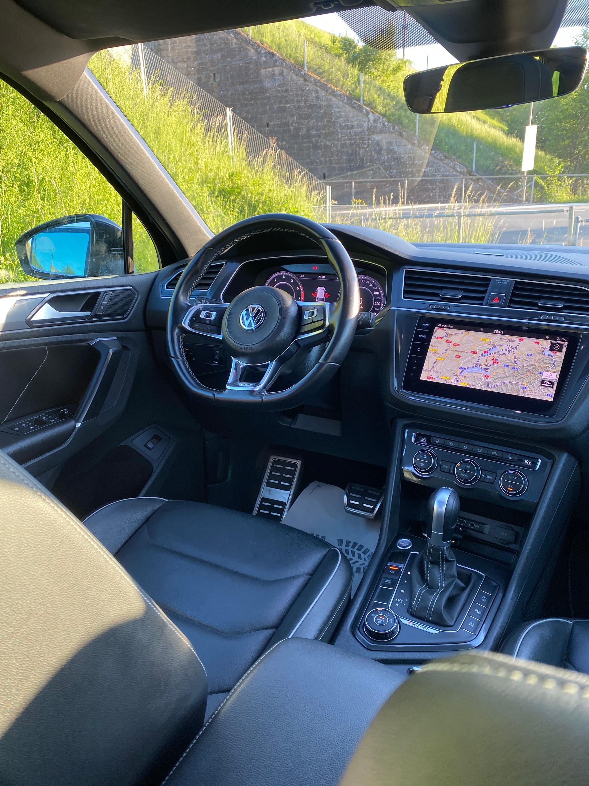 VW Tiguan 2.0TSI RLine 4Motion DSG-image-9