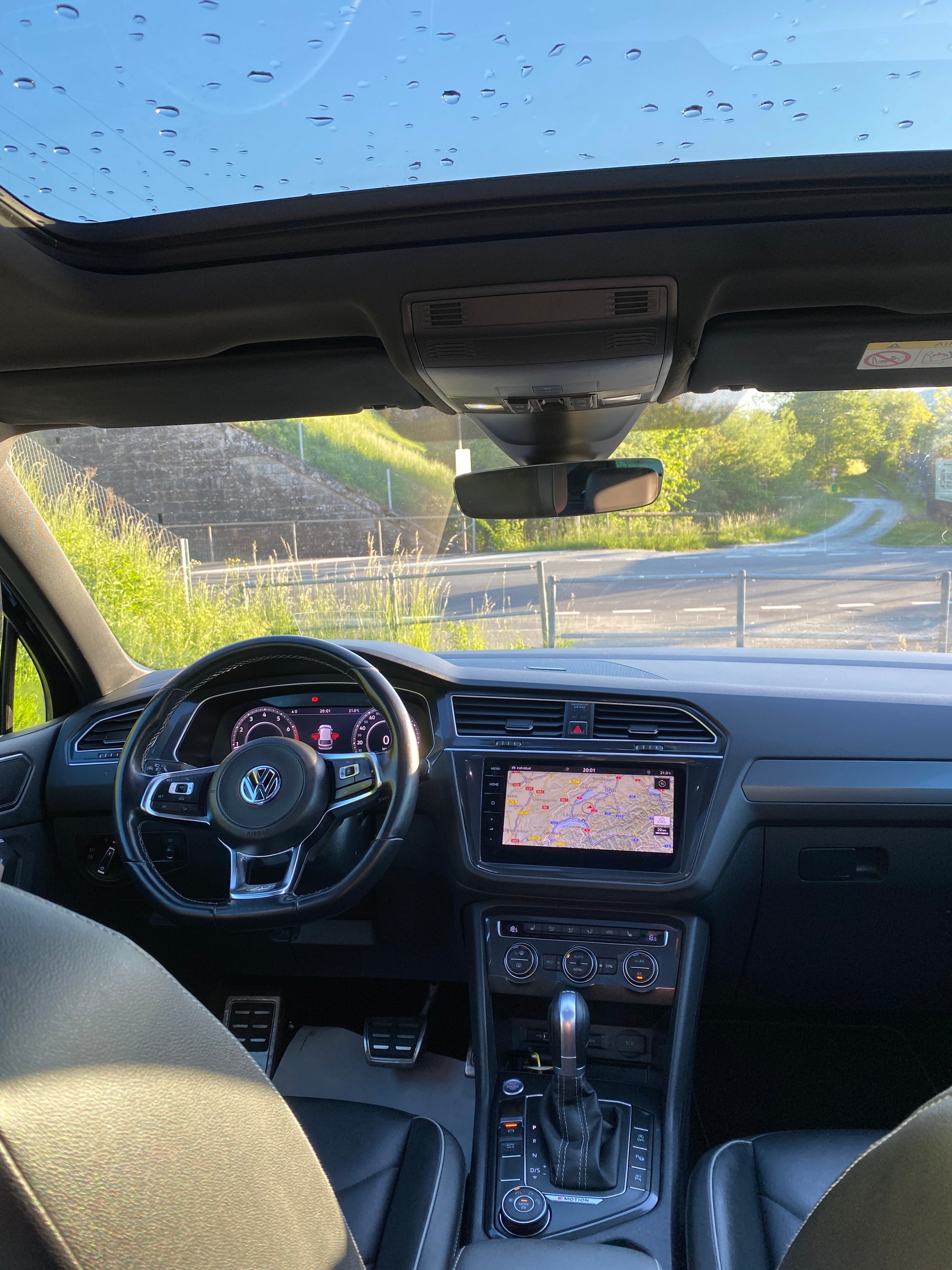 VW Tiguan 2.0TSI RLine 4Motion DSG-image-6