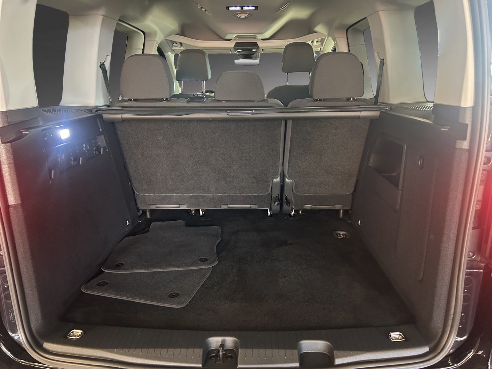 VW Caddy 2.0 TDI Liberty-image-9
