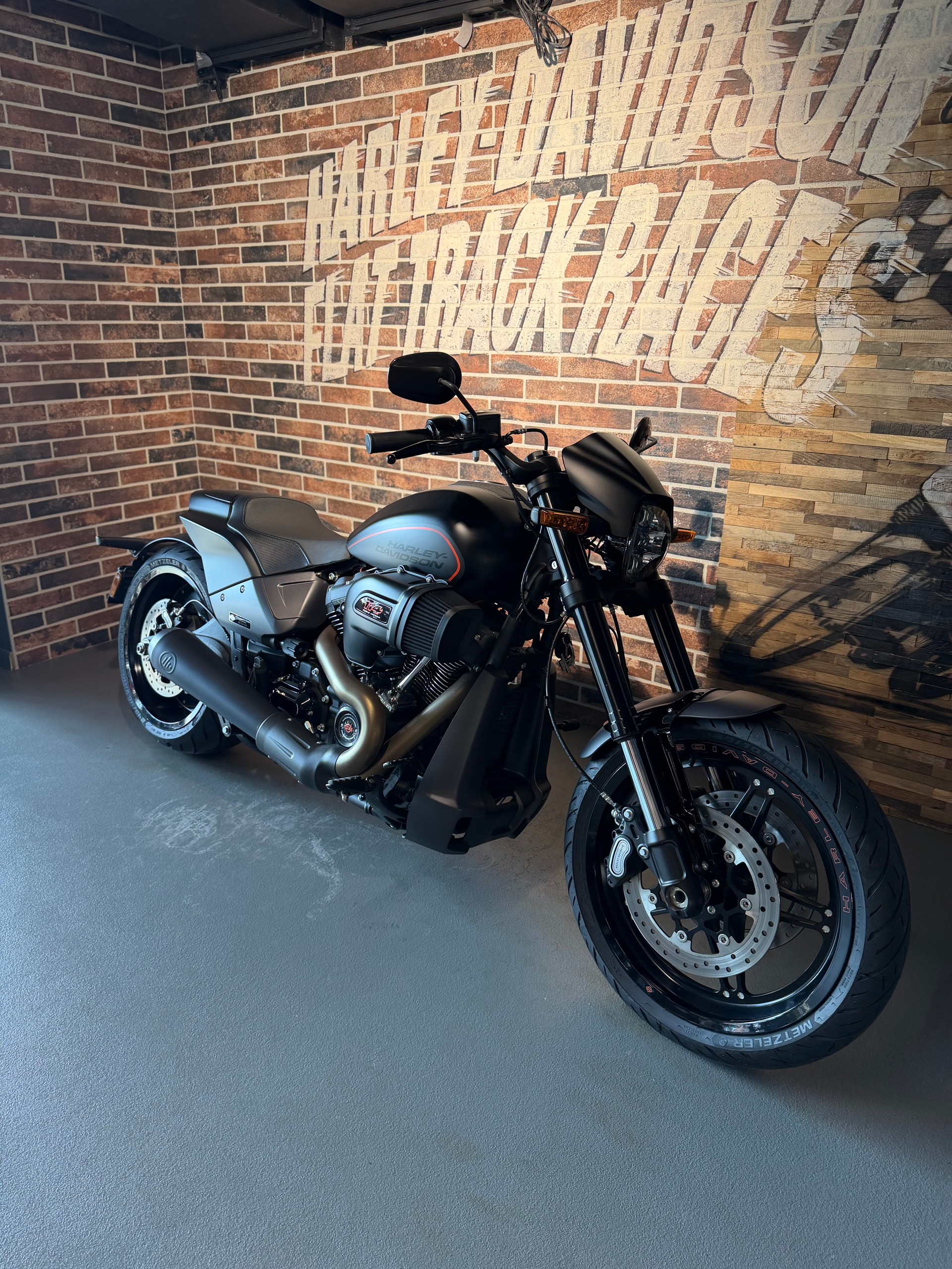HARLEY-DAVIDSON FXDRS 114 ABS-image-9