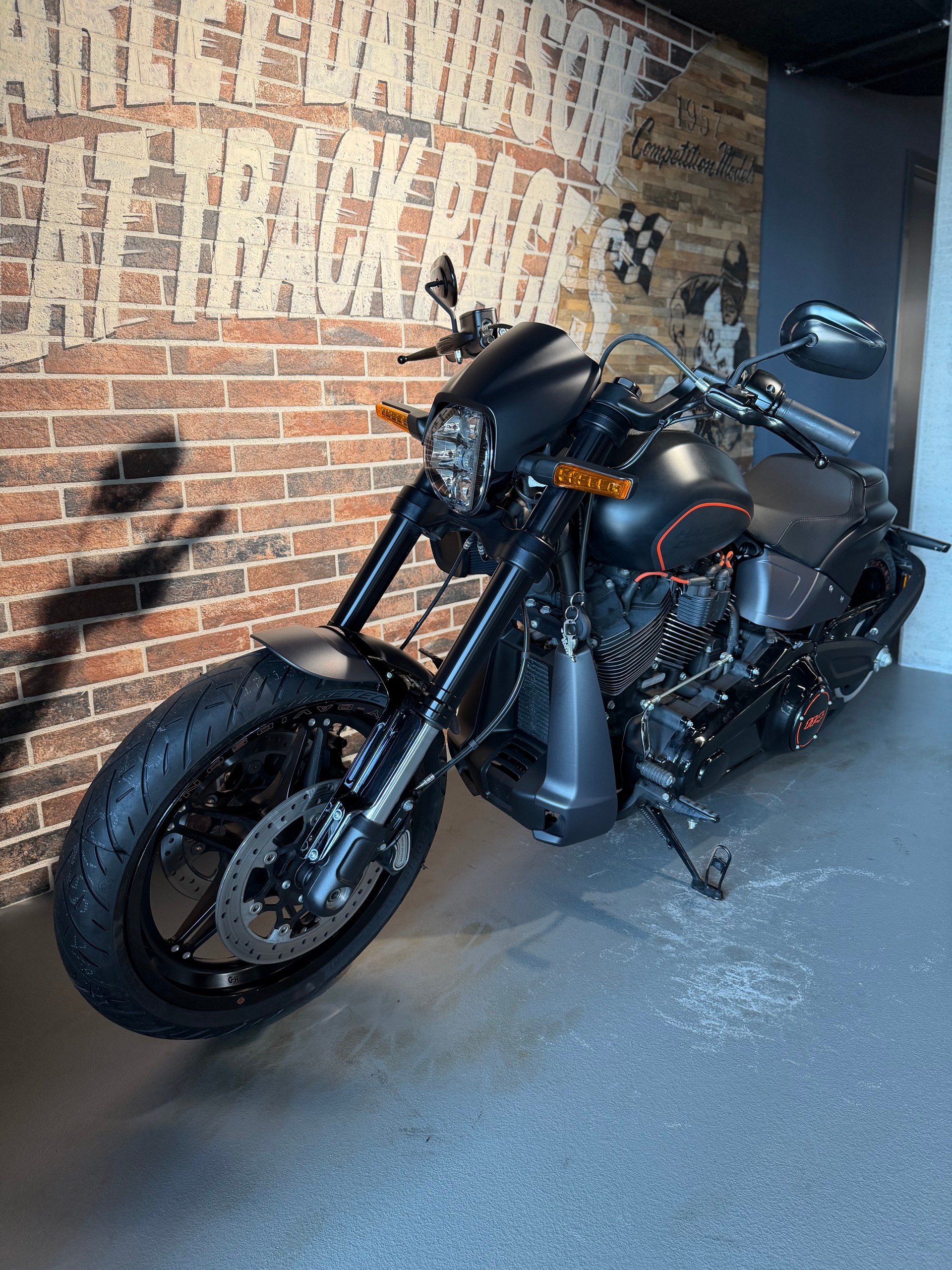 HARLEY-DAVIDSON FXDRS 114 ABS-showroom-element-1