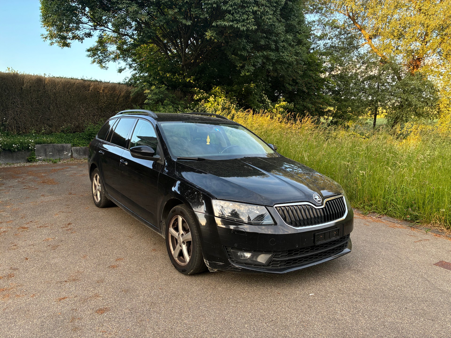 SKODA Octavia Combi 2.0 TDI Elegance DSG-image-1