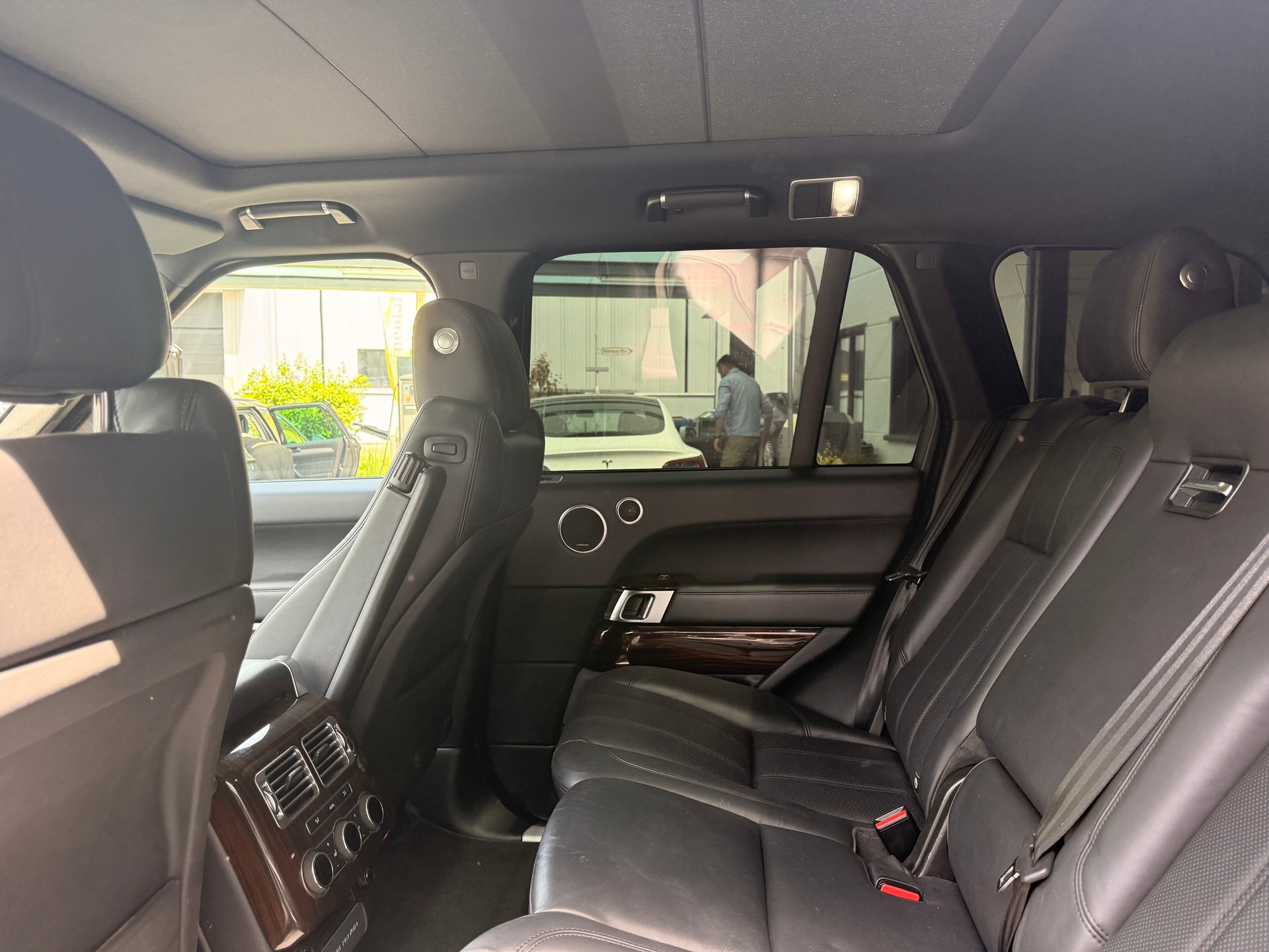 LAND ROVER Range Rover 4.4 SDV8 Vogue Automatic-image-13