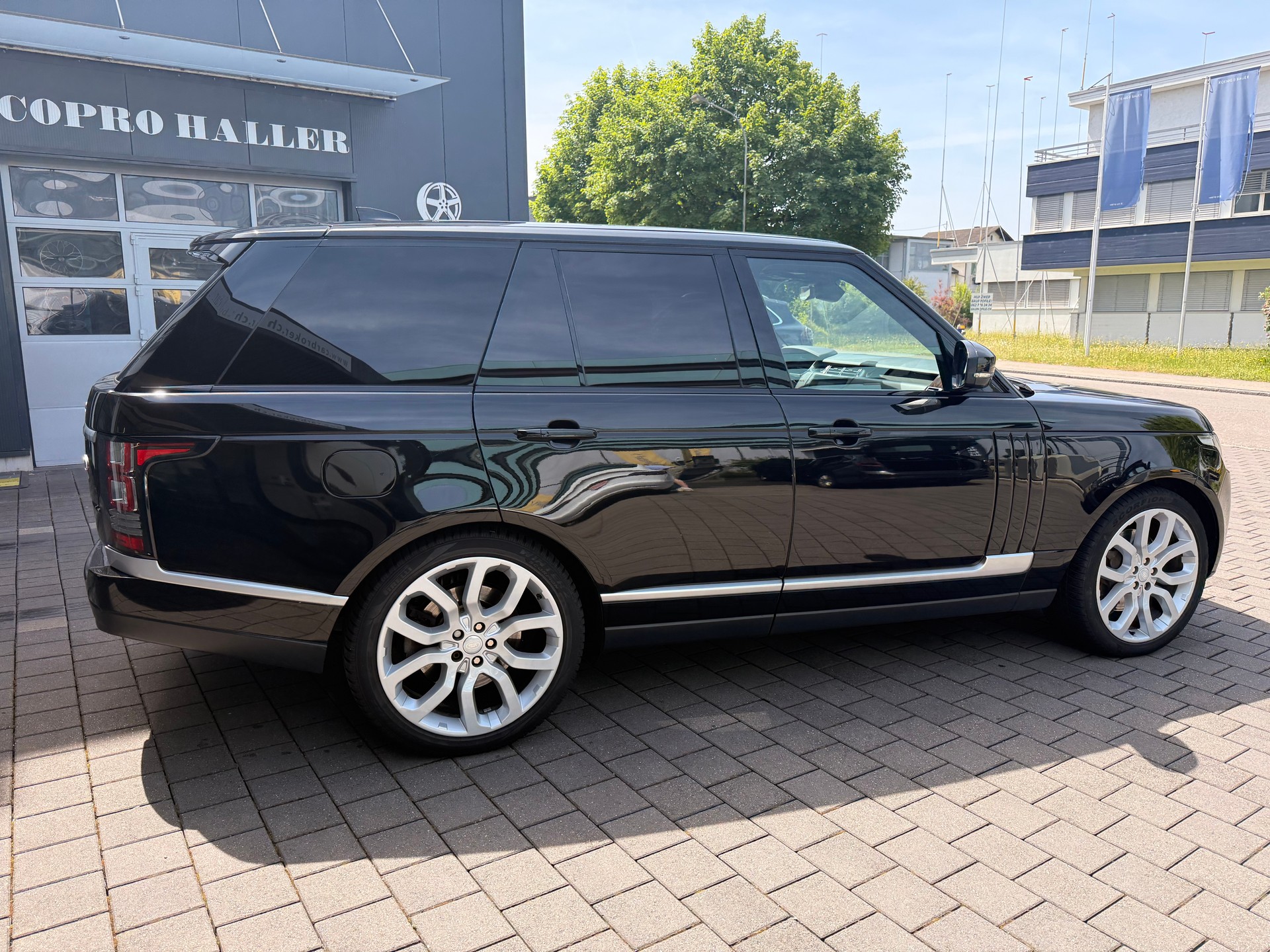 LAND ROVER Range Rover 4.4 SDV8 Vogue Automatic-image-6