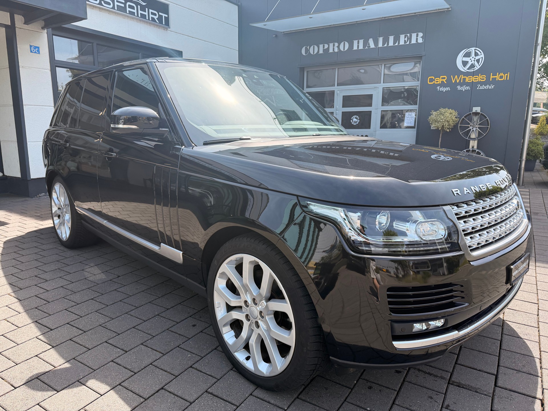 LAND ROVER Range Rover 4.4 SDV8 Vogue Automatic-image-5