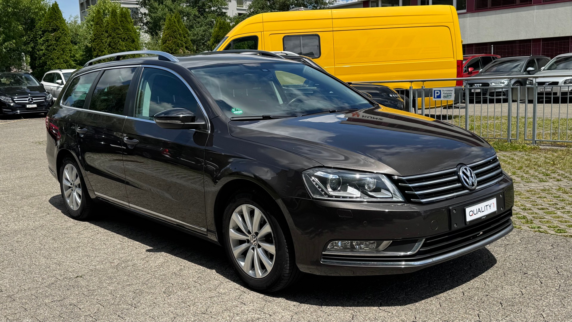 VW Passat 2.0 TDI BlueMotion Technology Trendline-image-2