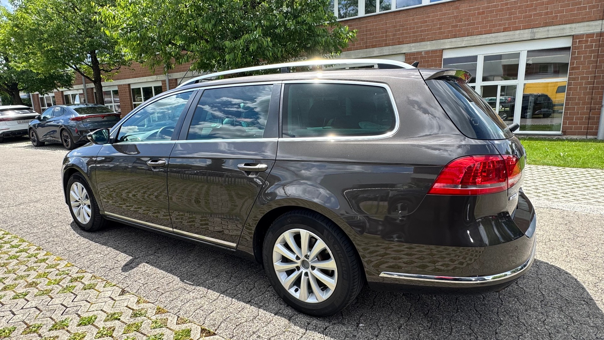 VW Passat 2.0 TDI BlueMotion Technology Trendline-image-4