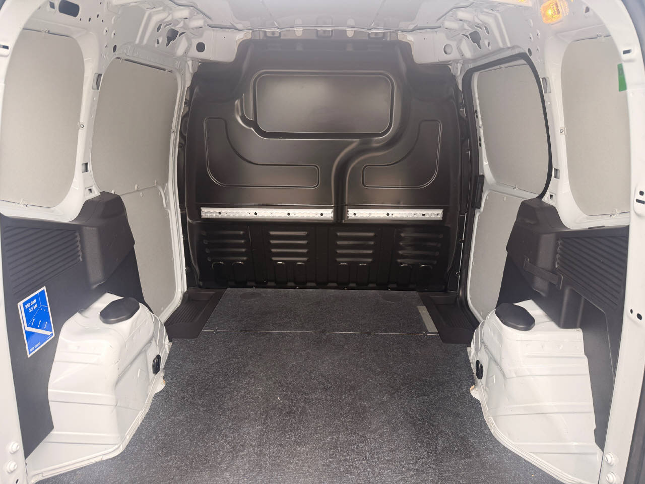 FORD Transit Courier Van 1.0 EcoB Basis-image-8