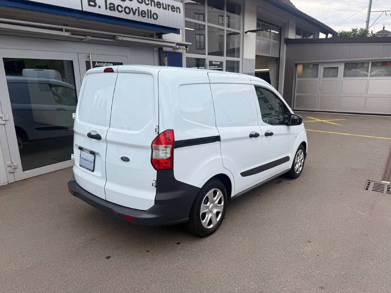 FORD Transit Courier Van 1.0 EcoB Basis-image-5