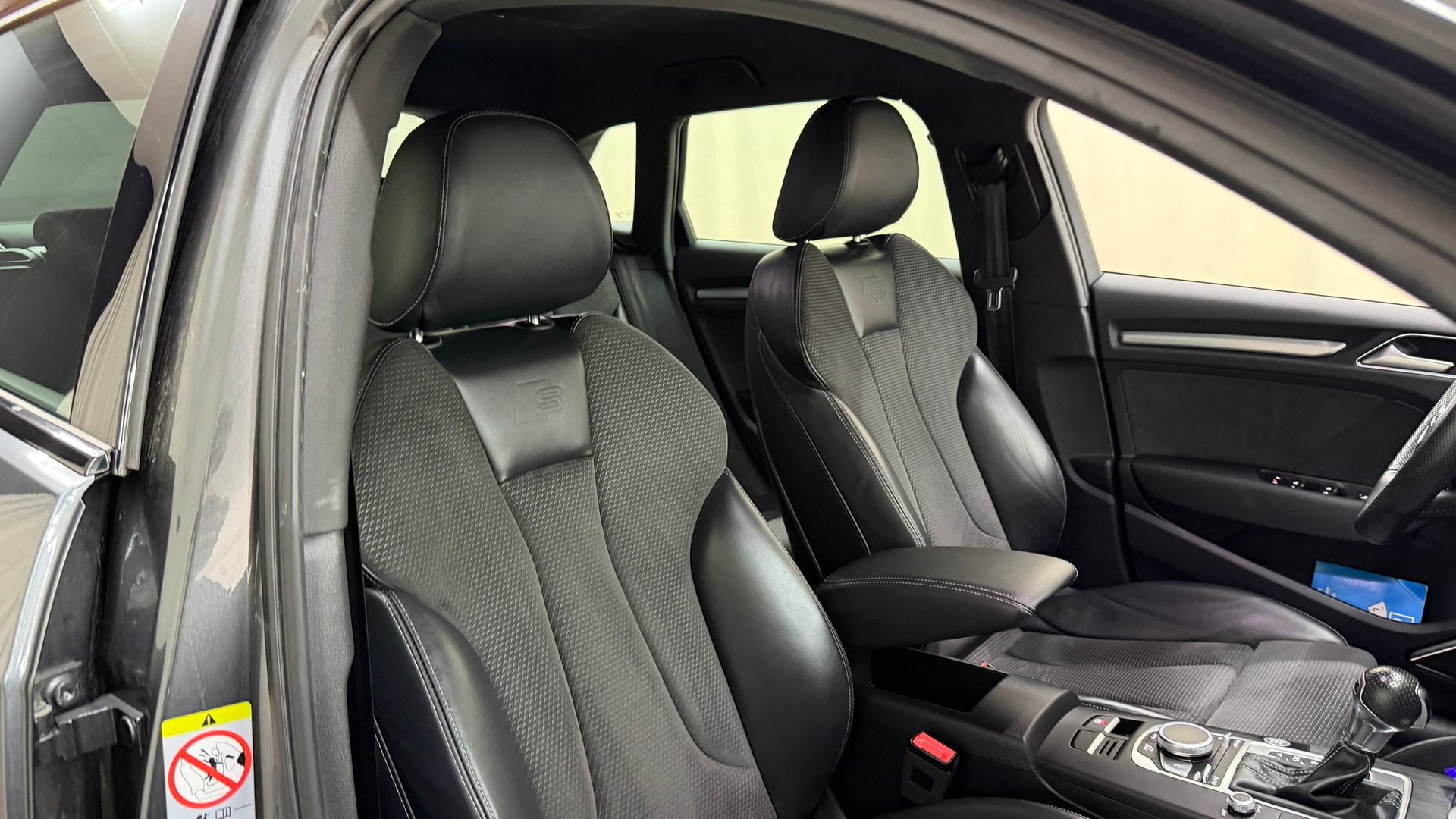 AUDI A3 Sportback 1.5 TFSI S-tronic Sport-image-10