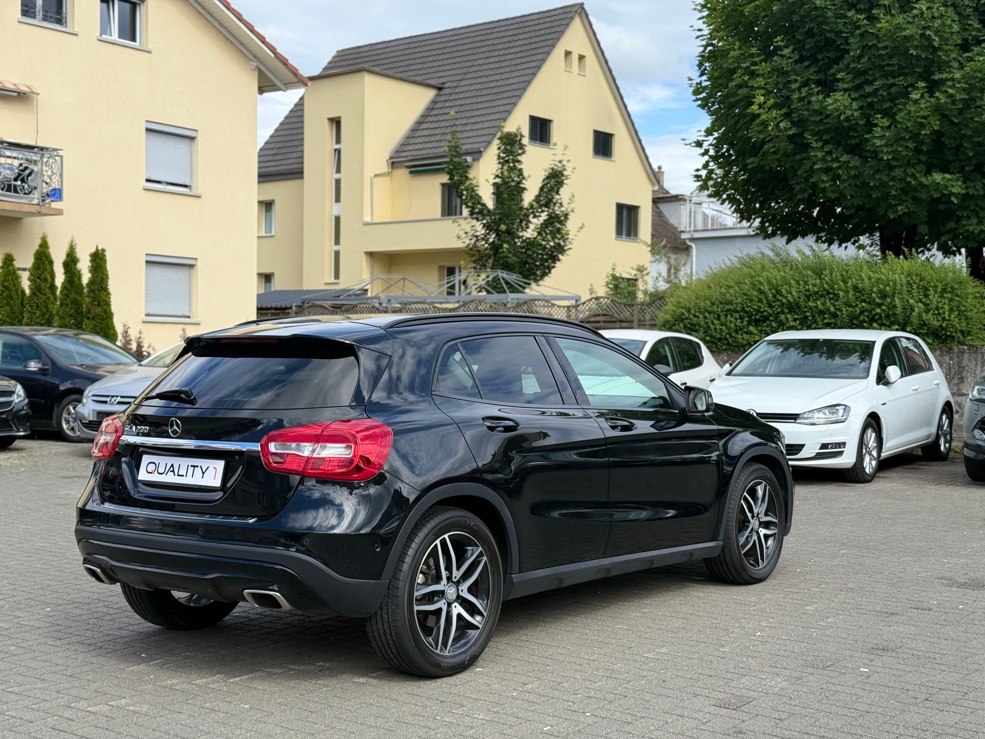 MERCEDES-BENZ GLA 200 Night Star 7G-DCT-image-5