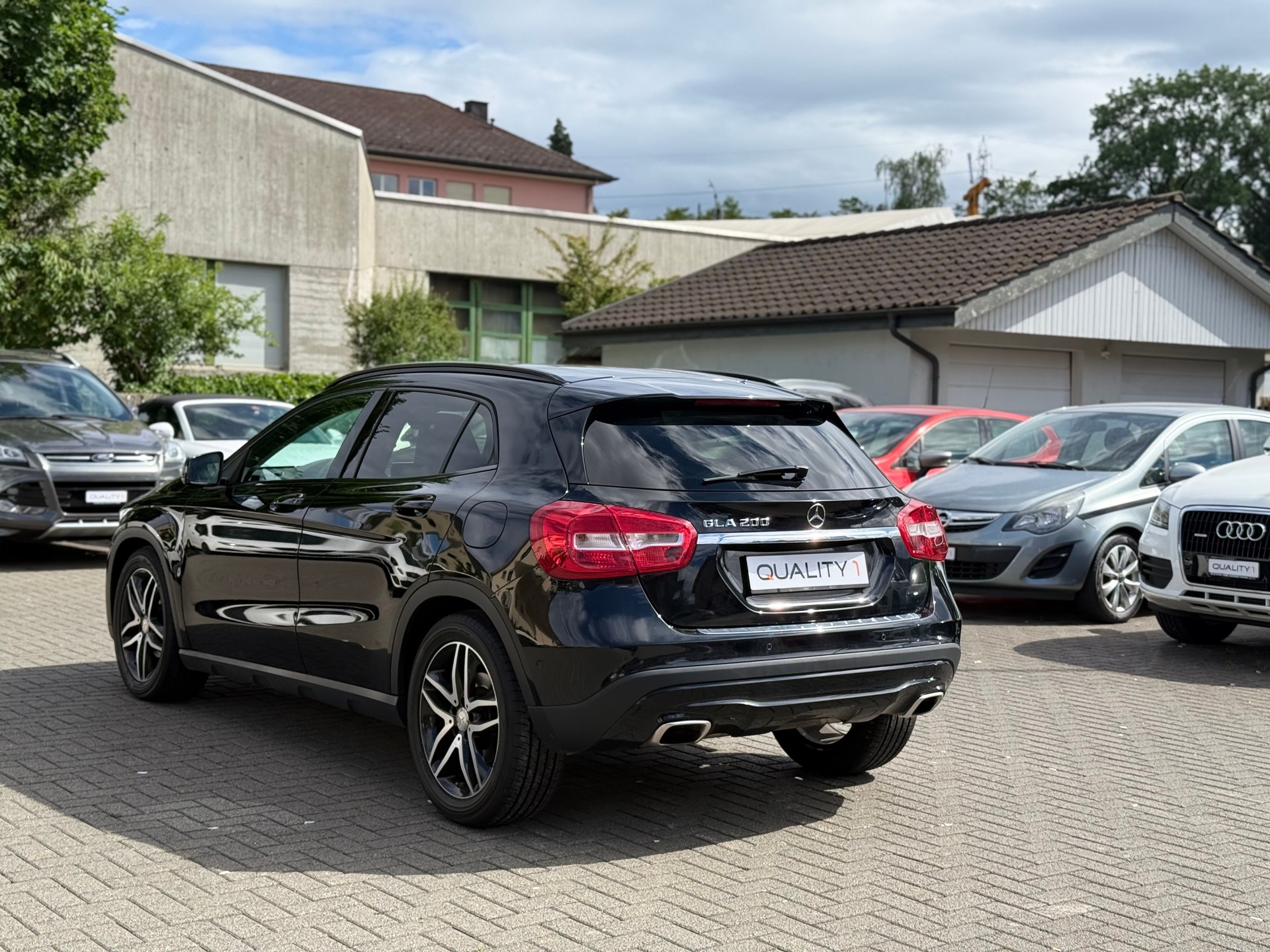 MERCEDES-BENZ GLA 200 Night Star 7G-DCT-image-6