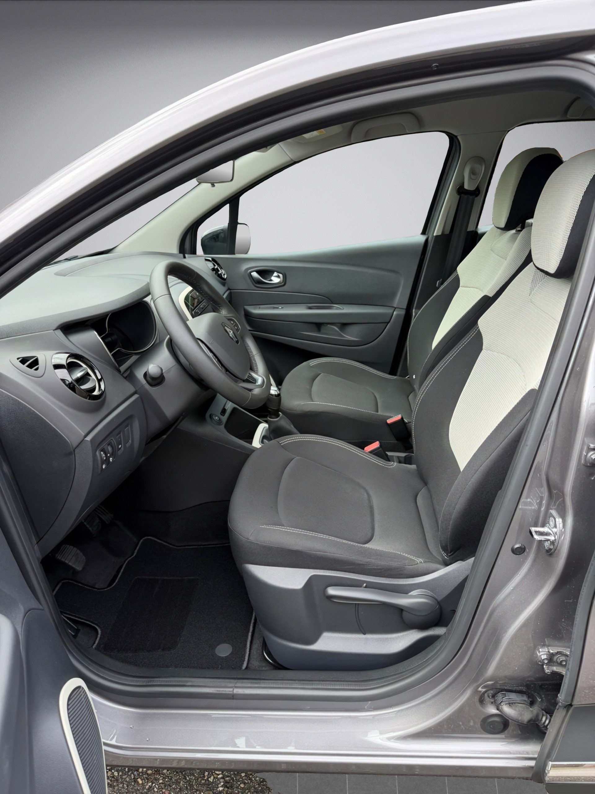 RENAULT Captur 0.9 12V Zen Benziner-image-9
