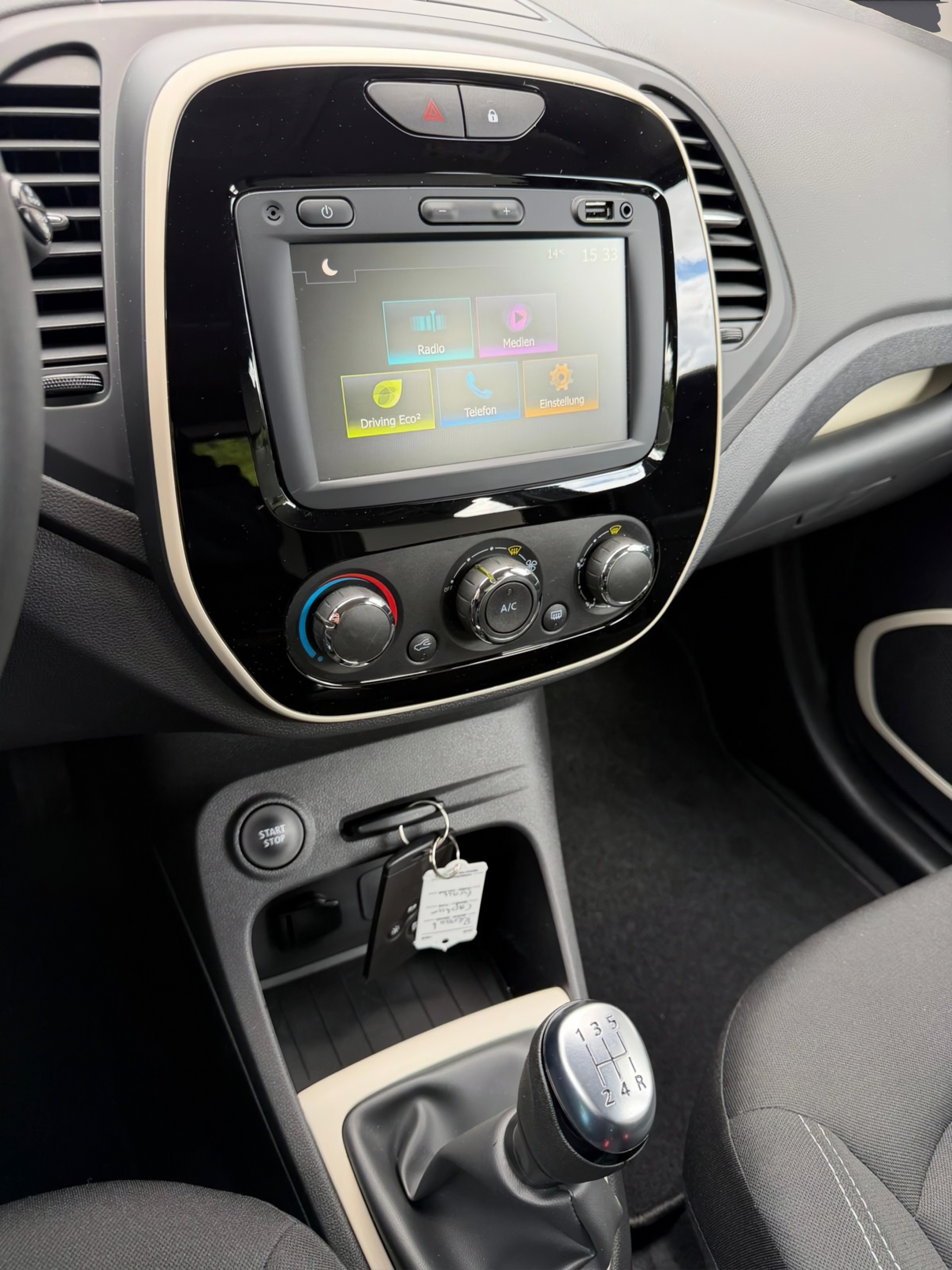 RENAULT Captur 0.9 12V Zen Benziner-image-14