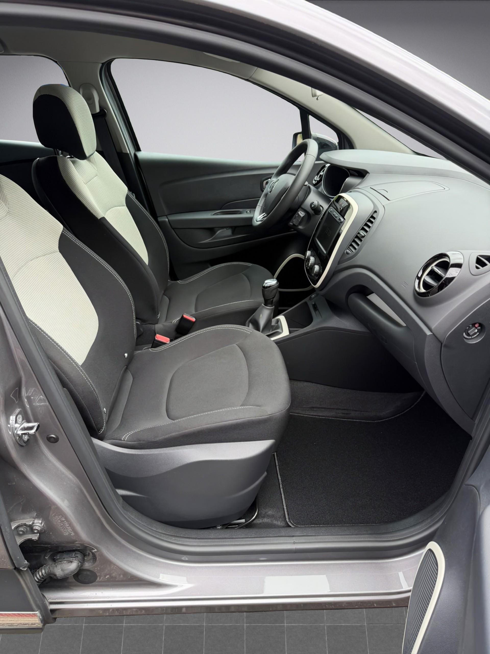 RENAULT Captur 0.9 12V Zen Benziner-image-13