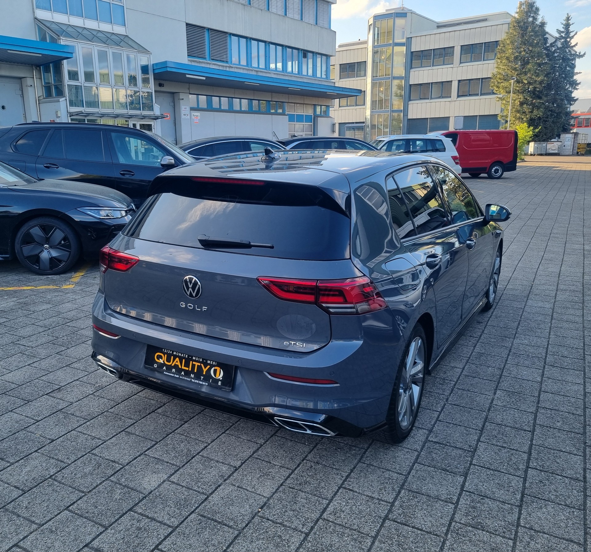 VW VW Golf VIII 1.5 e TSI 2 x R-Line DSG-image-3