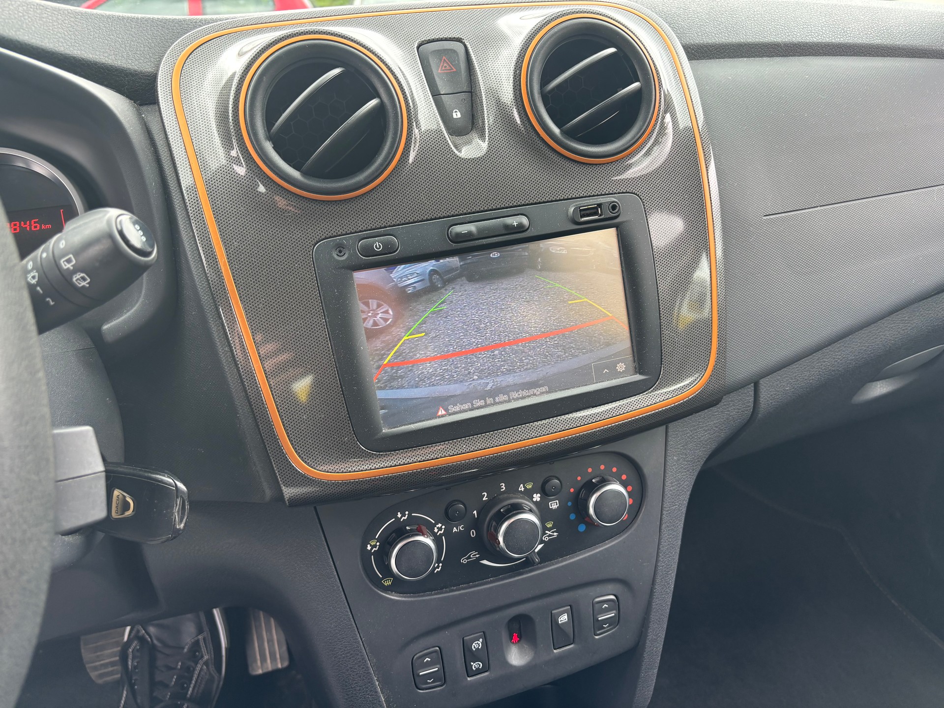 DACIA Sandero Tce 90 Stepway Automatic-image-12