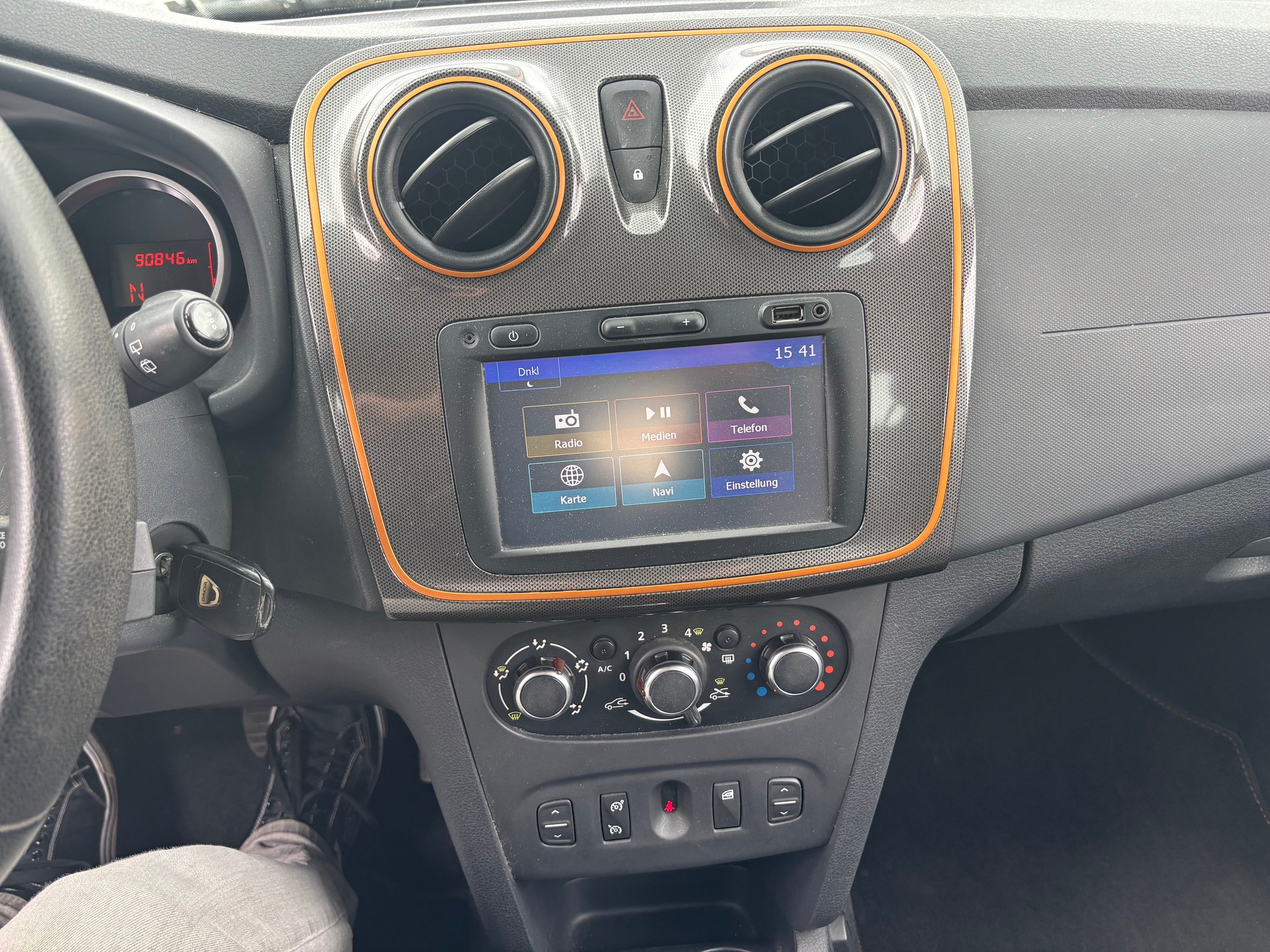 DACIA Sandero Tce 90 Stepway Automatic-image-13
