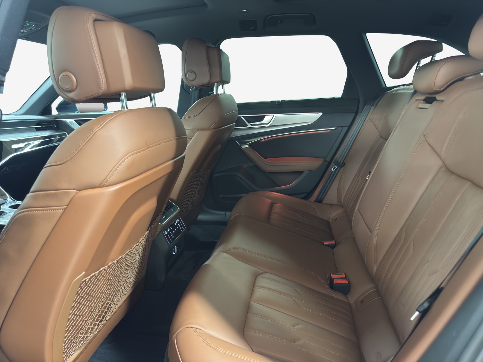 AUDI A6 Avant 45 TFSI Sport Attraction quattro S-tronic-image-11