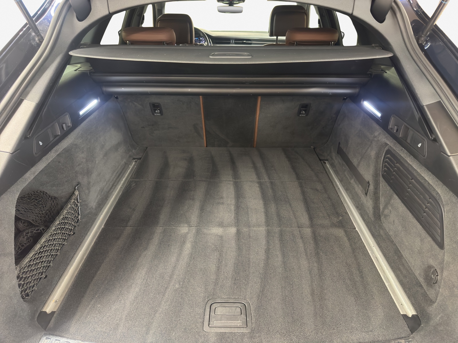 AUDI A6 Avant 45 TFSI Sport Attraction quattro S-tronic-image-12