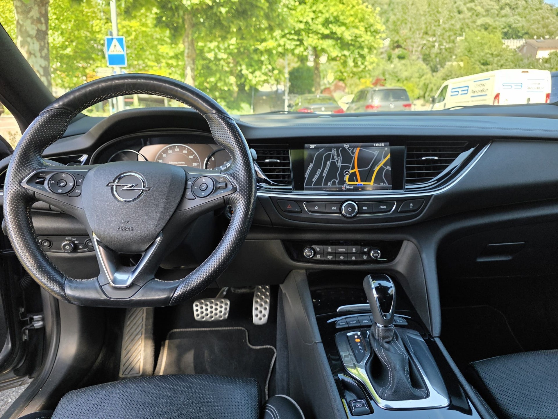 OPEL Insignia 2.0 T OPC Sports Tourer Excellence 4WD Automat.-image-7