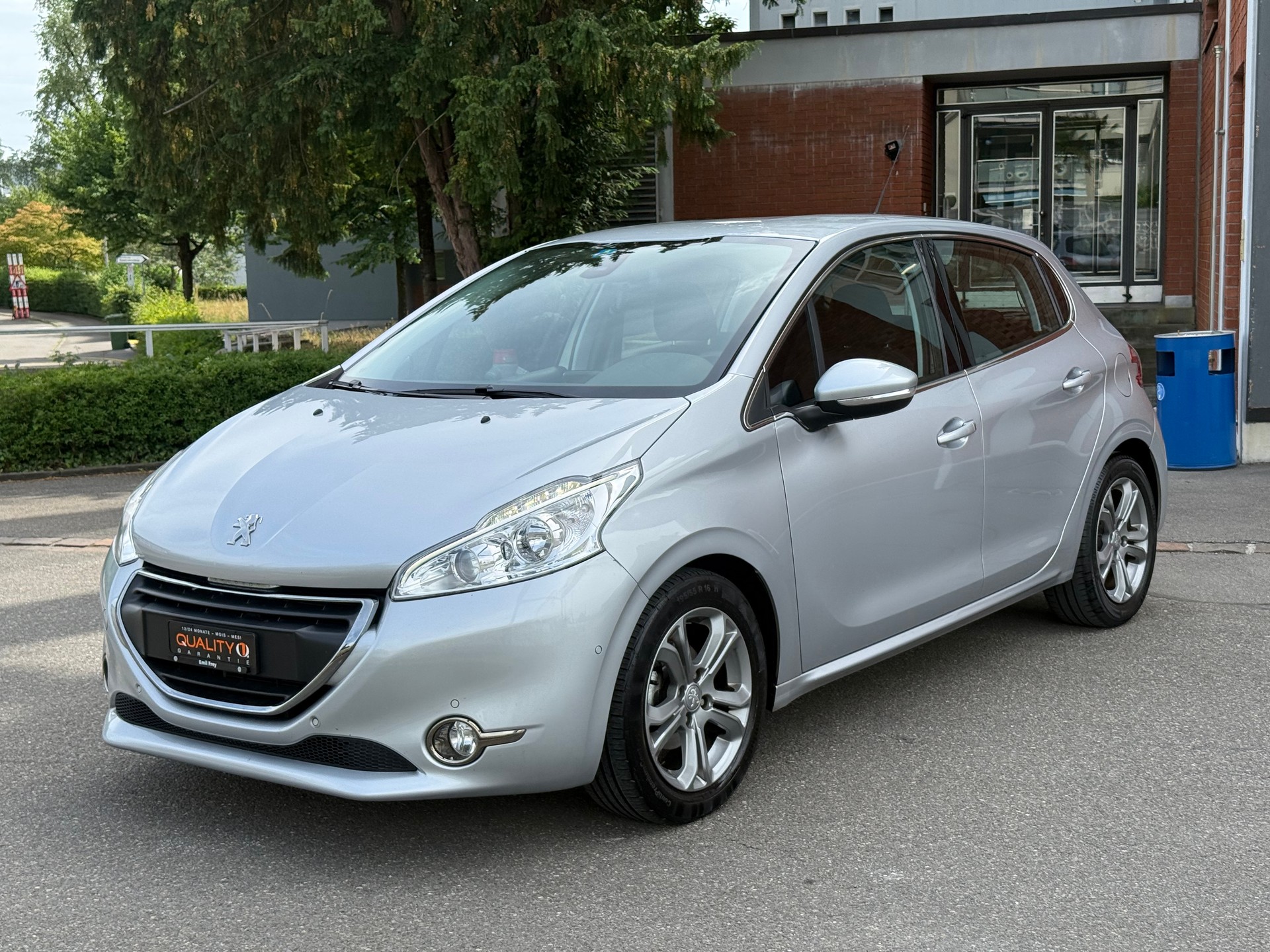 PEUGEOT 208 1.6 VTI Allure Automatik-image-2
