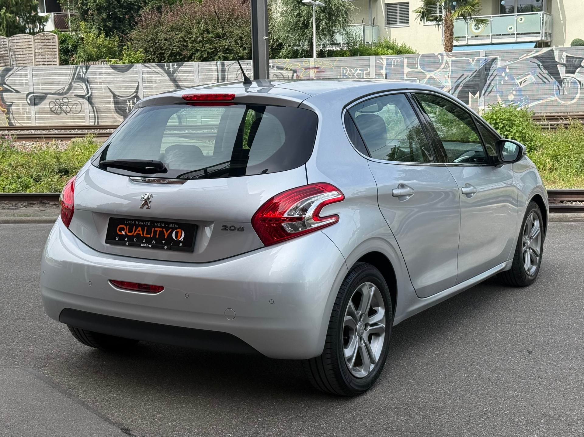 PEUGEOT 208 1.6 VTI Allure Automatik-image-5
