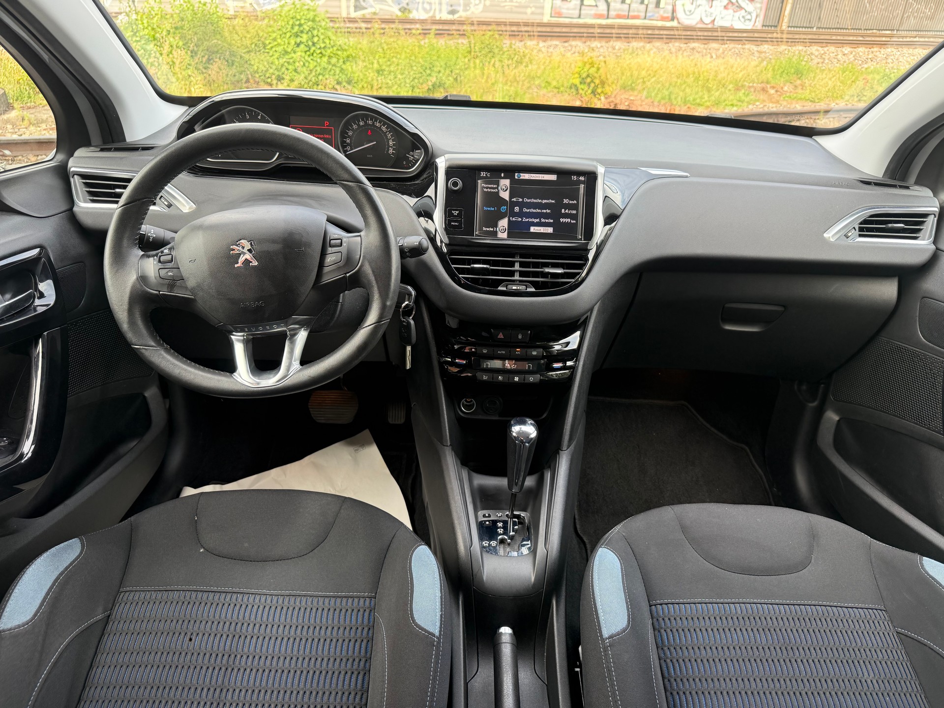 PEUGEOT 208 1.6 VTI Allure Automatik-image-8