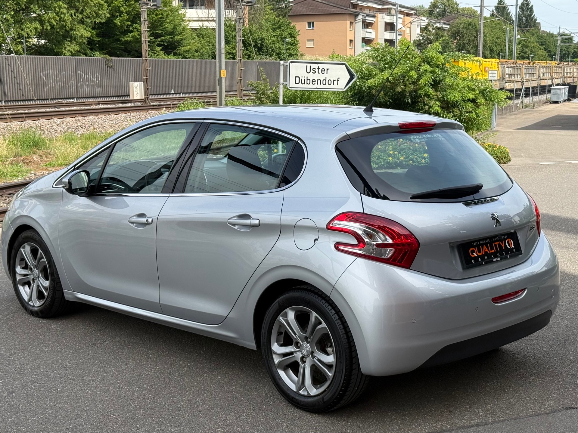 PEUGEOT 208 1.6 VTI Allure Automatik-image-3