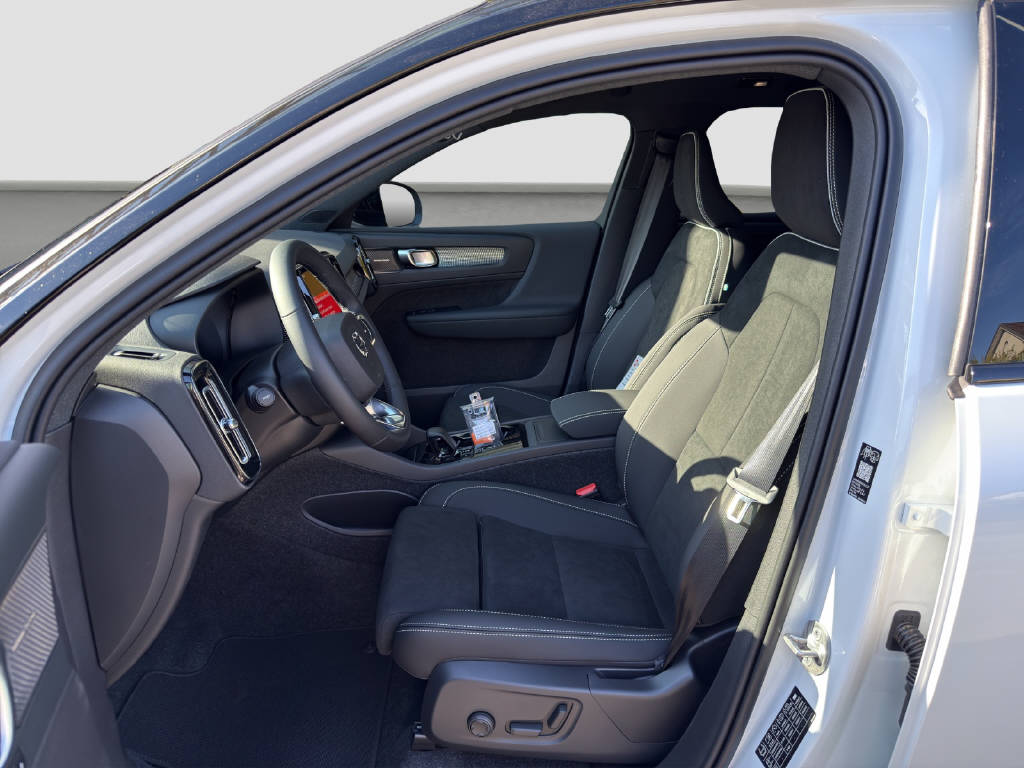VOLVO EX40 Twin XCENTRIC Edition AWD-image-7