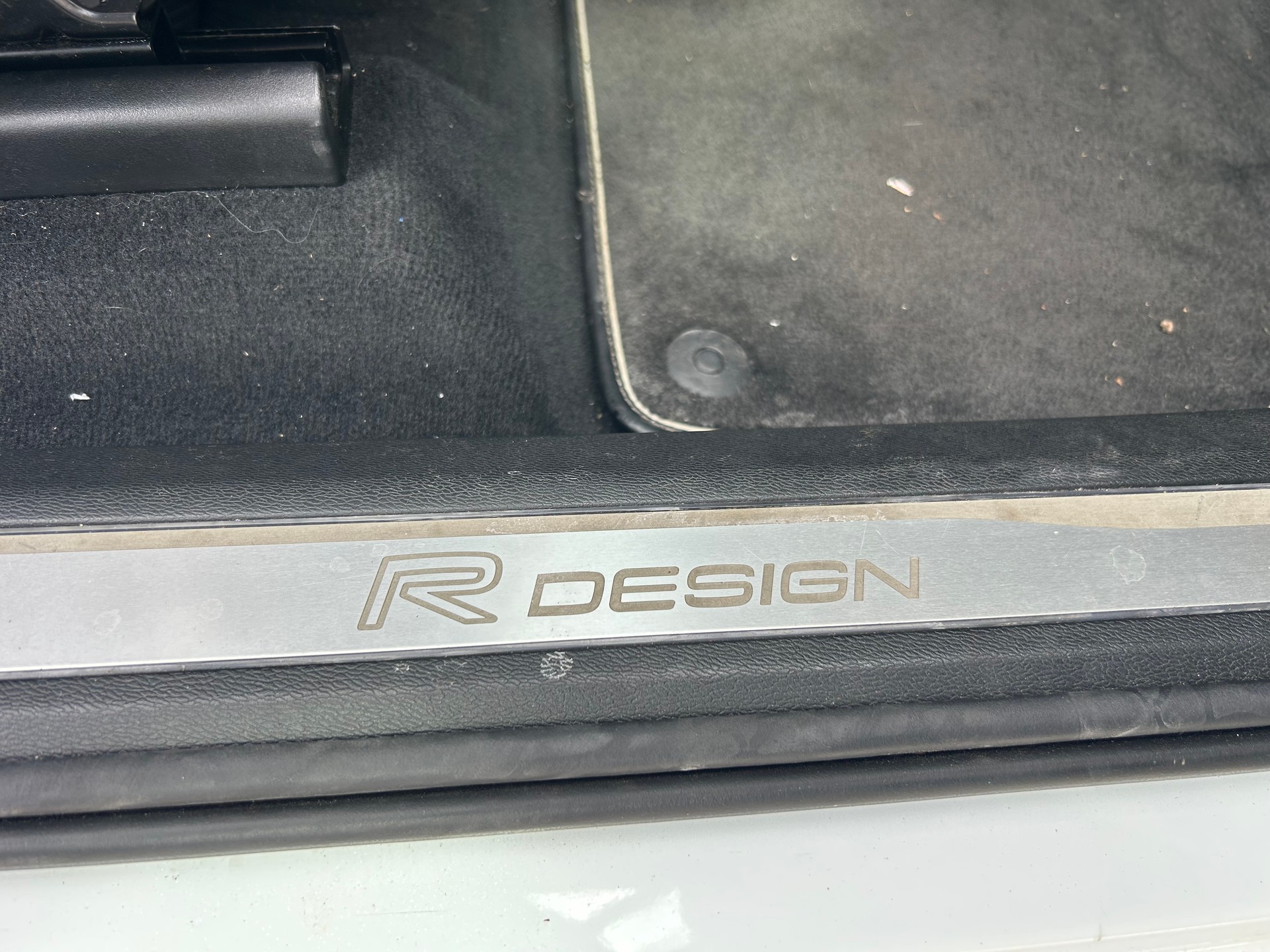 VOLVO XC60 D5 AWD R-Design Geartronic-image-10