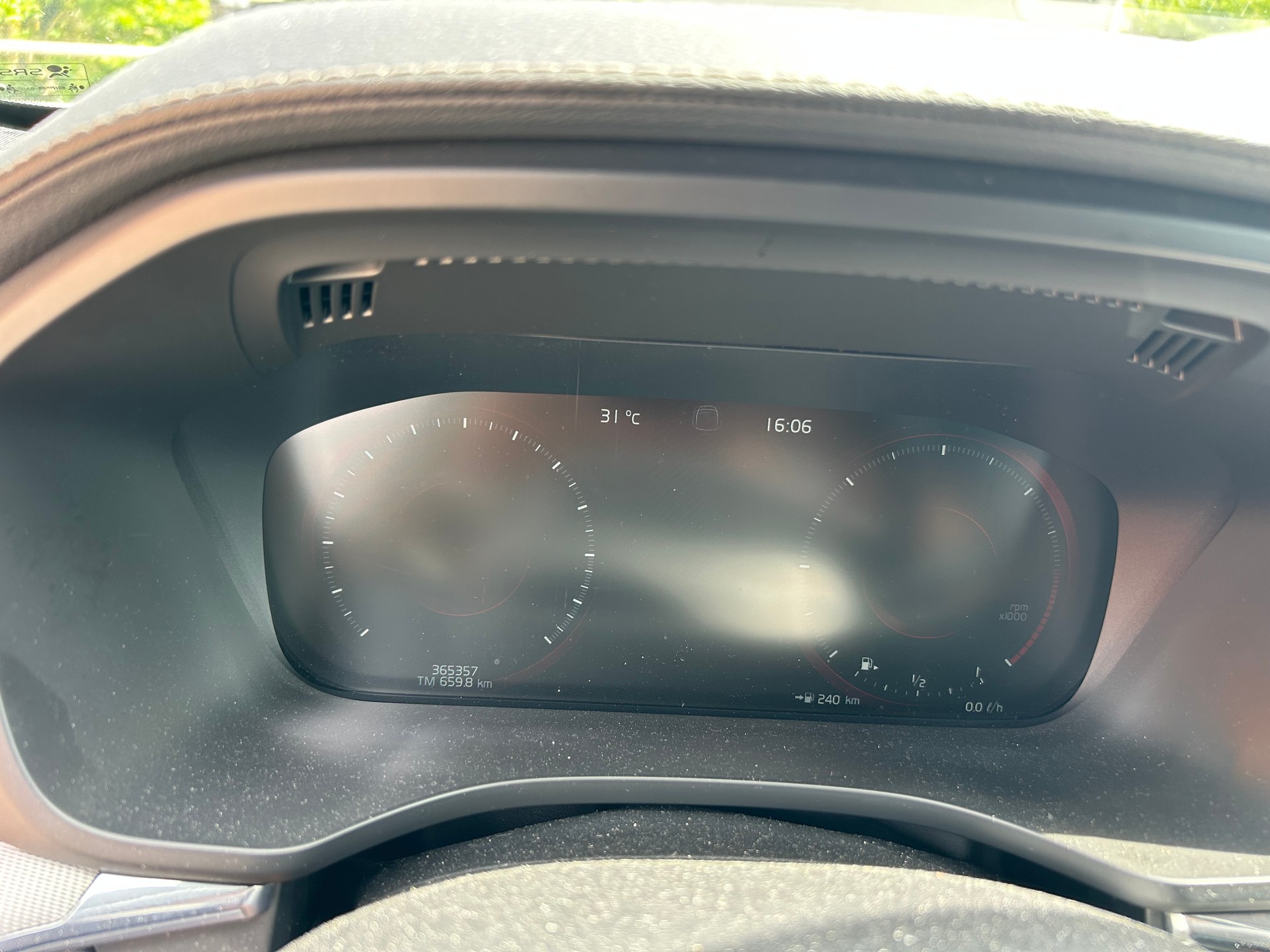 VOLVO XC60 D5 AWD R-Design Geartronic-image-19