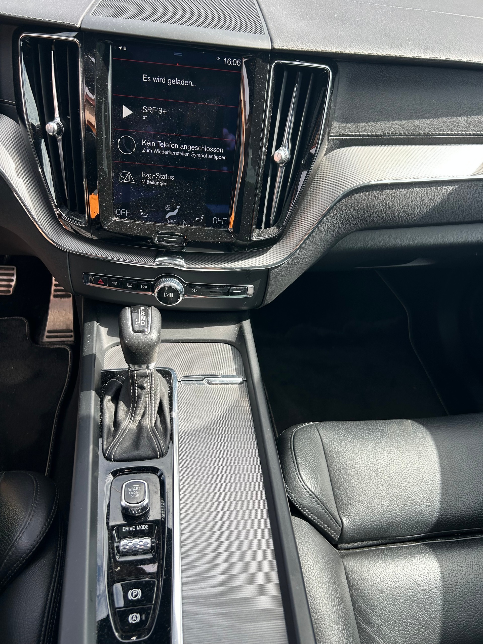 VOLVO XC60 D5 AWD R-Design Geartronic-image-18