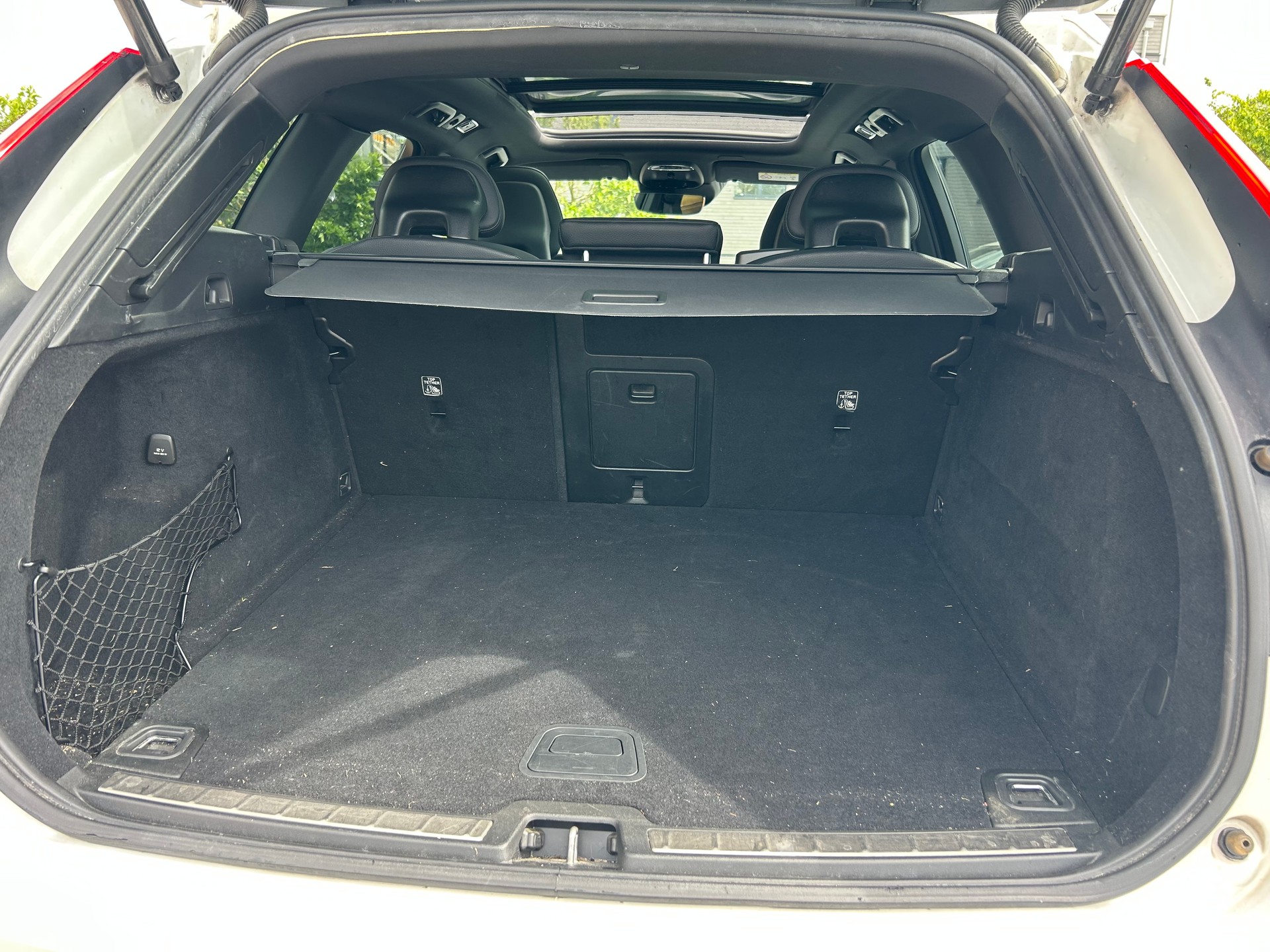 VOLVO XC60 D5 AWD R-Design Geartronic-image-14