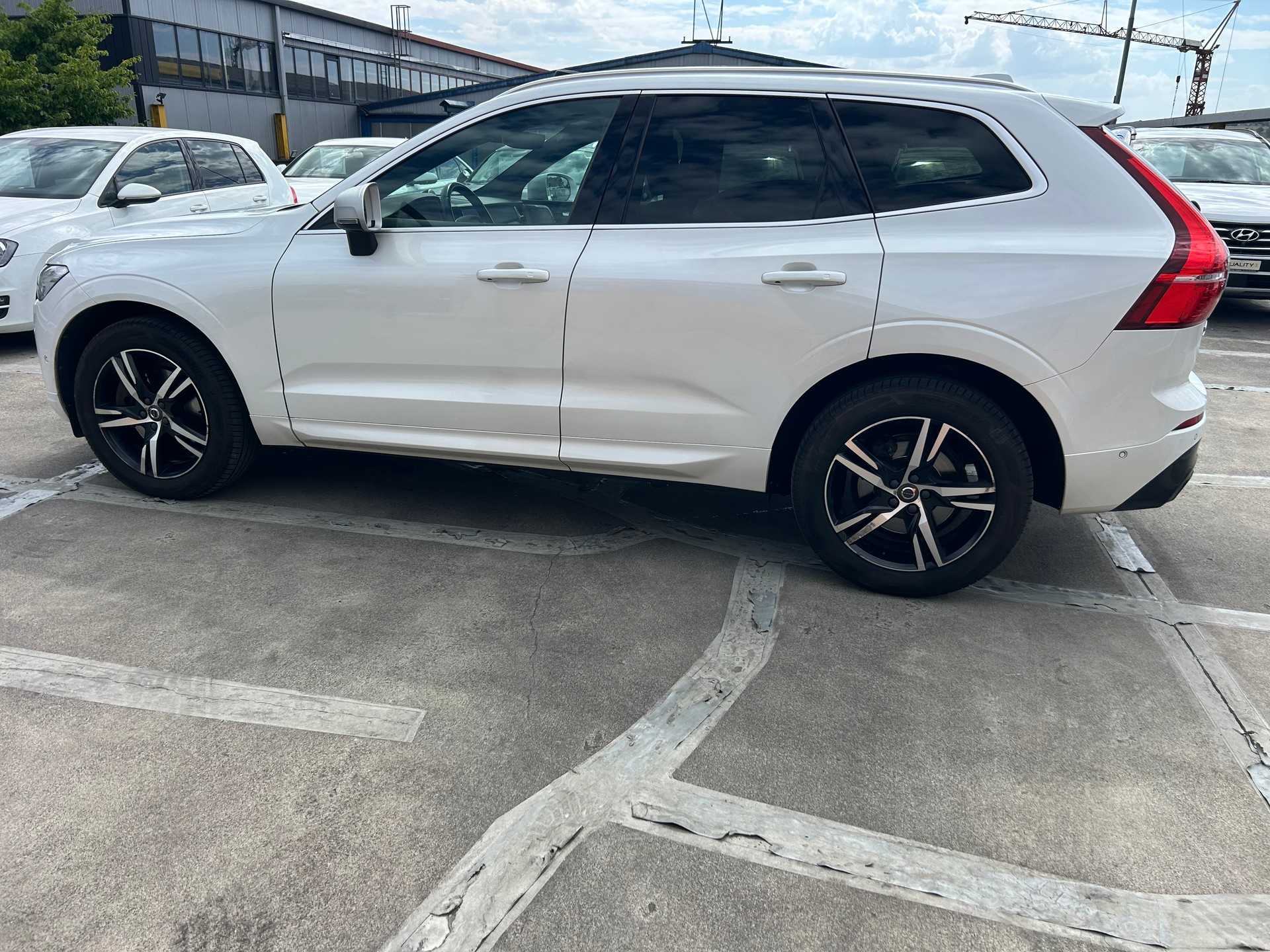 VOLVO XC60 D5 AWD R-Design Geartronic-image-1