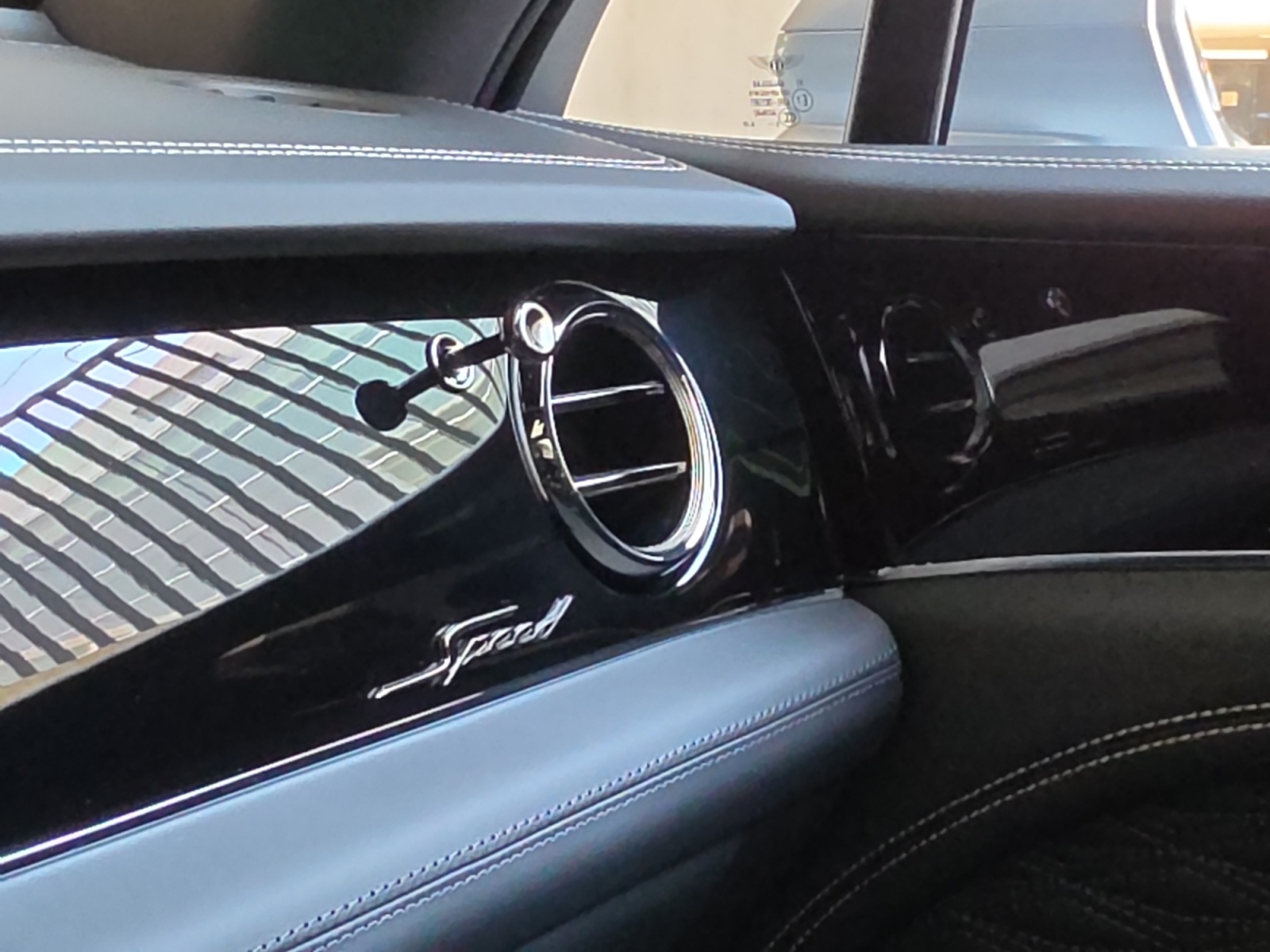 BENTLEY Bentayga Speed- mehrere Fahrzeuge im Vorlauf. Kontaktieren Sie uns bitte für mehr Informationen.-image-20
