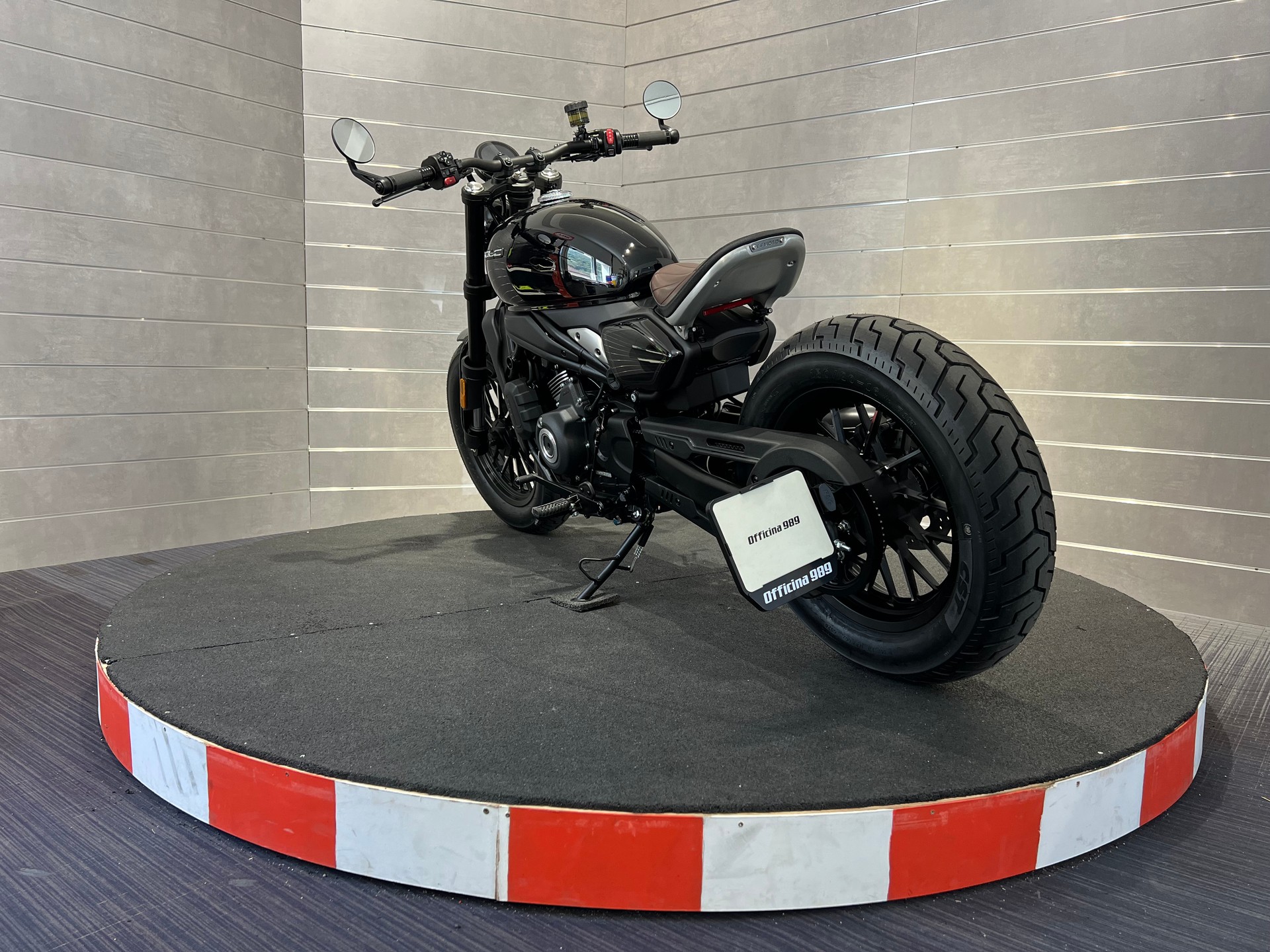 CF MOTO BOBBER-showroom-element-3
