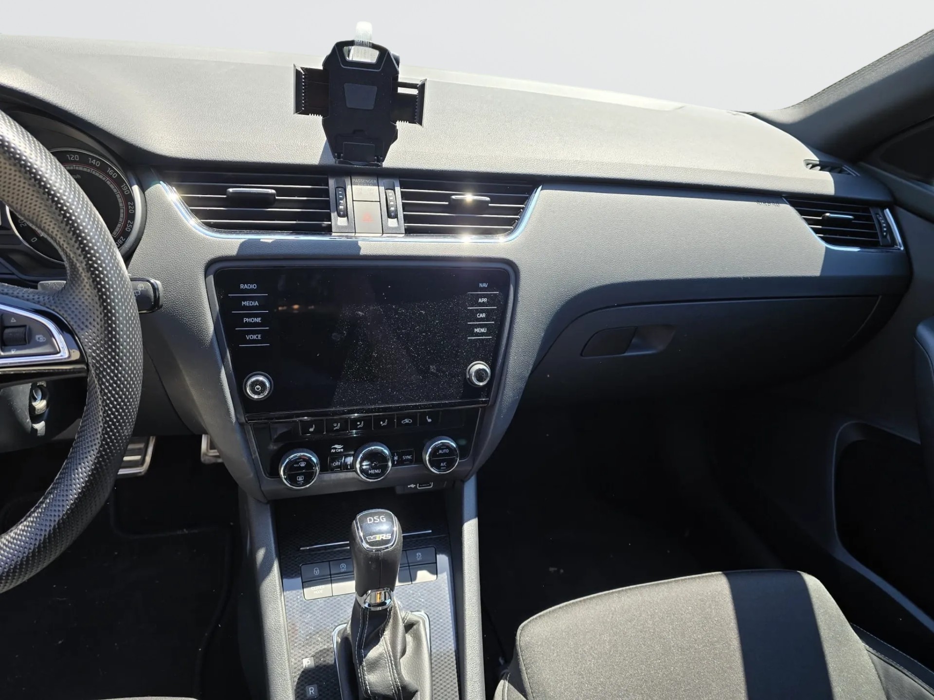 SKODA Octavia Combi 2.0 TSI RS DSG-image-5