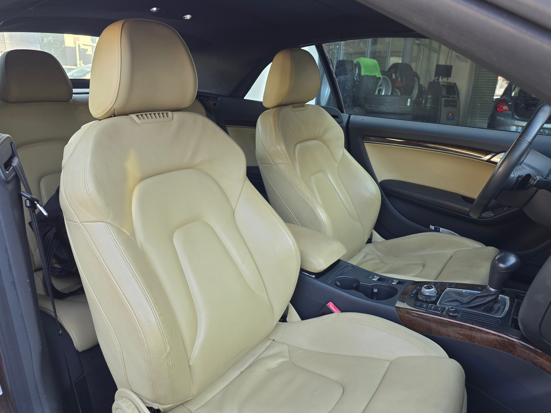 AUDI A5 Cabriolet 3.0 TDI quattro S-tronic-image-12